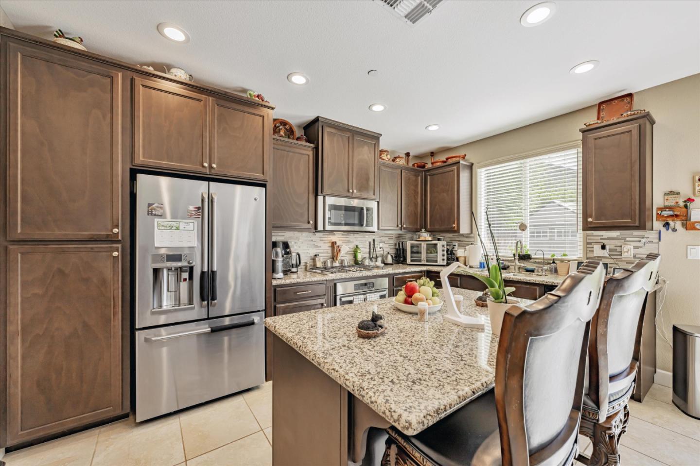 Detail Gallery Image 14 of 43 For 1652 Maidencane Way, Los Banos,  CA 93635 - 5 Beds | 3/1 Baths