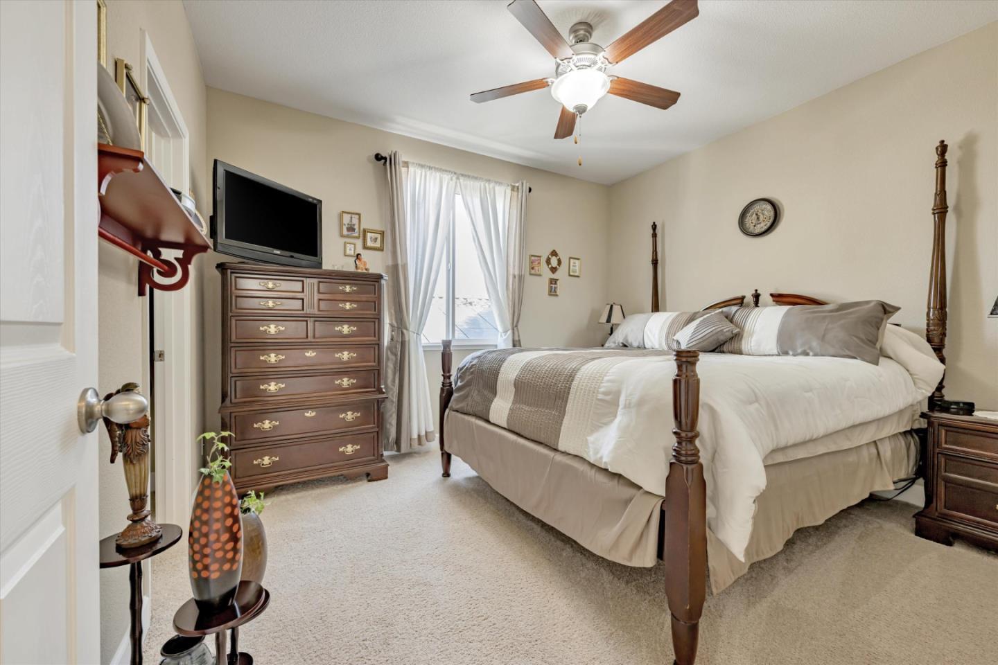 Detail Gallery Image 27 of 43 For 1652 Maidencane Way, Los Banos,  CA 93635 - 5 Beds | 3/1 Baths