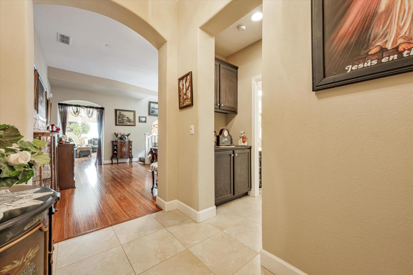 Detail Gallery Image 4 of 43 For 1652 Maidencane Way, Los Banos,  CA 93635 - 5 Beds | 3/1 Baths