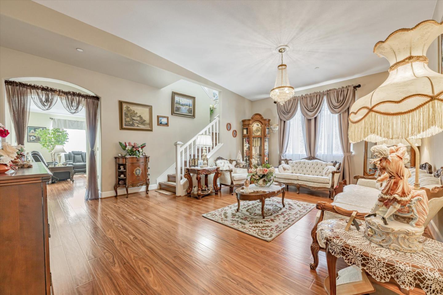 Detail Gallery Image 6 of 43 For 1652 Maidencane Way, Los Banos,  CA 93635 - 5 Beds | 3/1 Baths