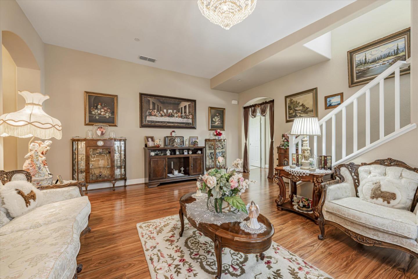 Detail Gallery Image 8 of 43 For 1652 Maidencane Way, Los Banos,  CA 93635 - 5 Beds | 3/1 Baths