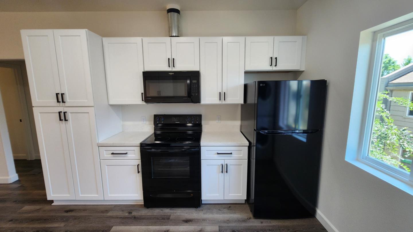 Detail Gallery Image 6 of 16 For 728 W 1st Ave #201,  Chico,  CA 95926 - 2 Beds | 1 Baths