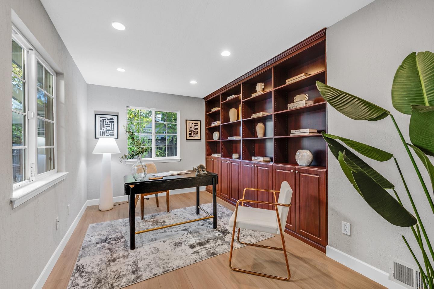 Detail Gallery Image 5 of 38 For 22562 Alcalde Rd, Cupertino,  CA 95014 - 4 Beds | 3 Baths