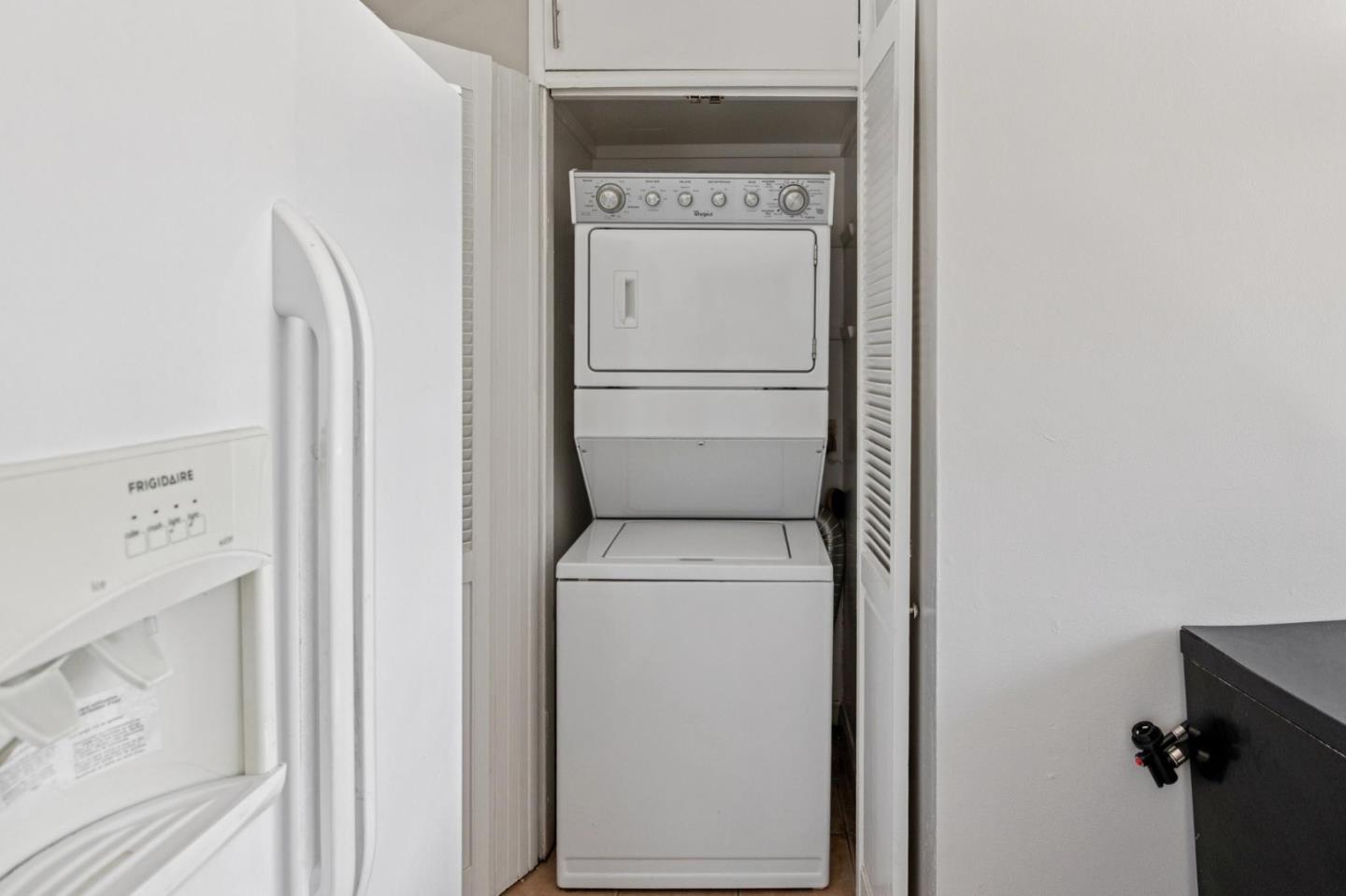 Detail Gallery Image 12 of 29 For 3271 Alma St, Palo Alto,  CA 94306 - 3 Beds | 2 Baths