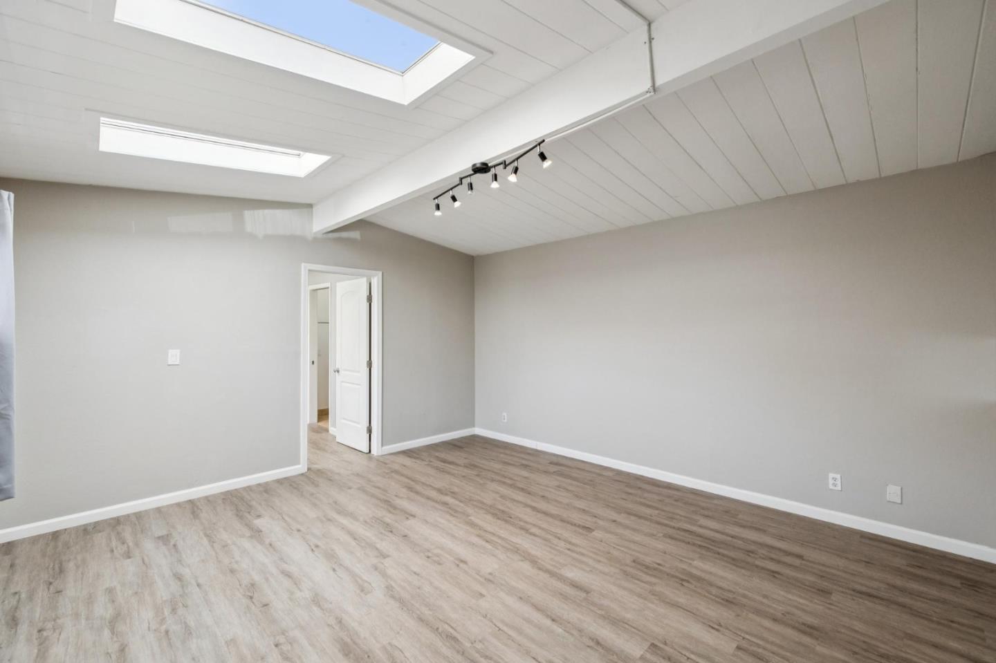 Detail Gallery Image 6 of 29 For 3271 Alma St, Palo Alto,  CA 94306 - 3 Beds | 2 Baths