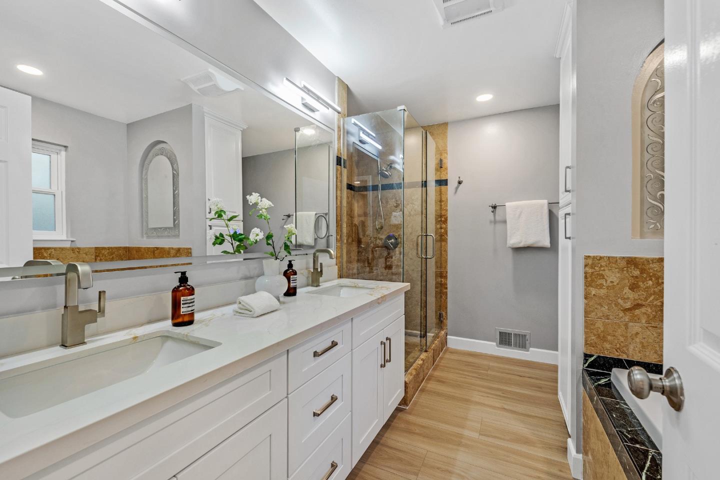 Detail Gallery Image 14 of 38 For 22562 Alcalde Rd, Cupertino,  CA 95014 - – Beds | – Baths