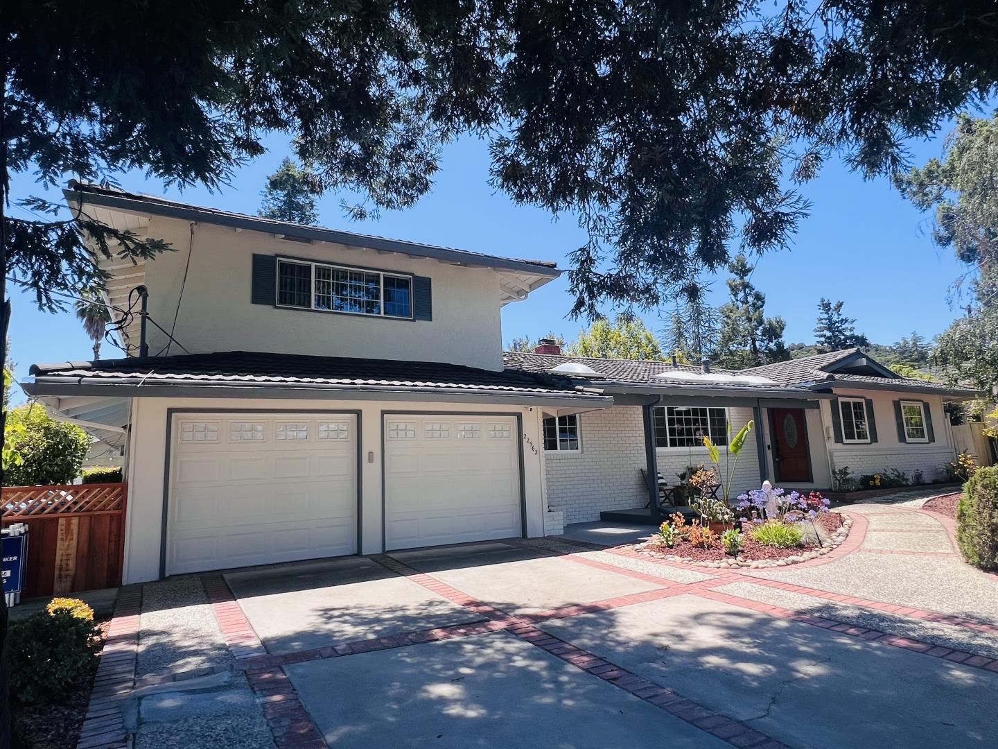 Detail Gallery Image 2 of 38 For 22562 Alcalde Rd, Cupertino,  CA 95014 - – Beds | – Baths