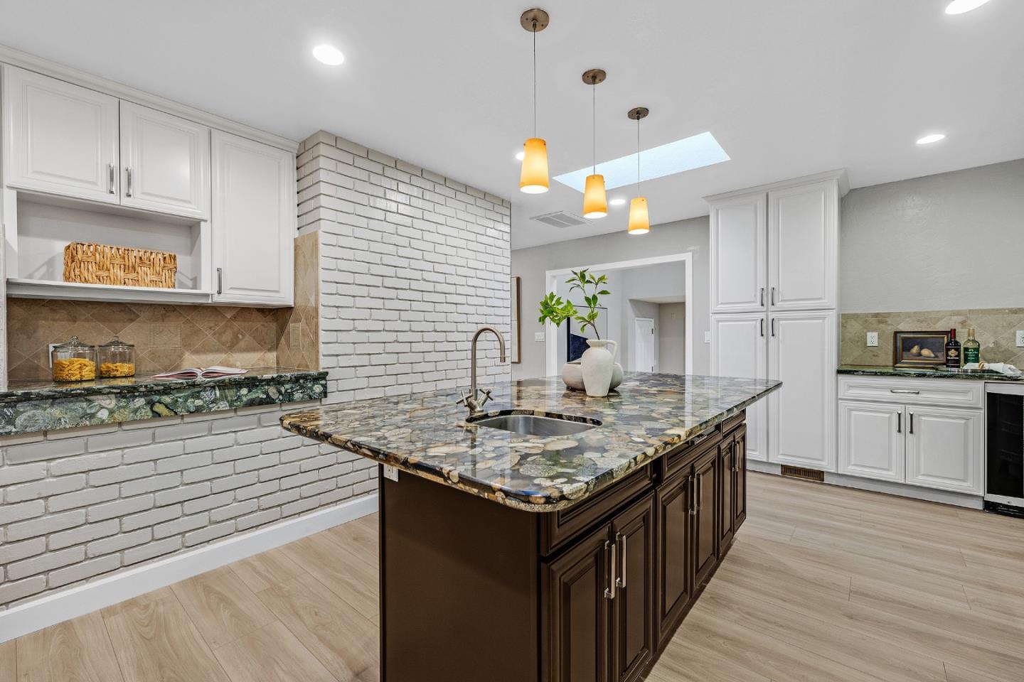 Detail Gallery Image 22 of 38 For 22562 Alcalde Rd, Cupertino,  CA 95014 - – Beds | – Baths
