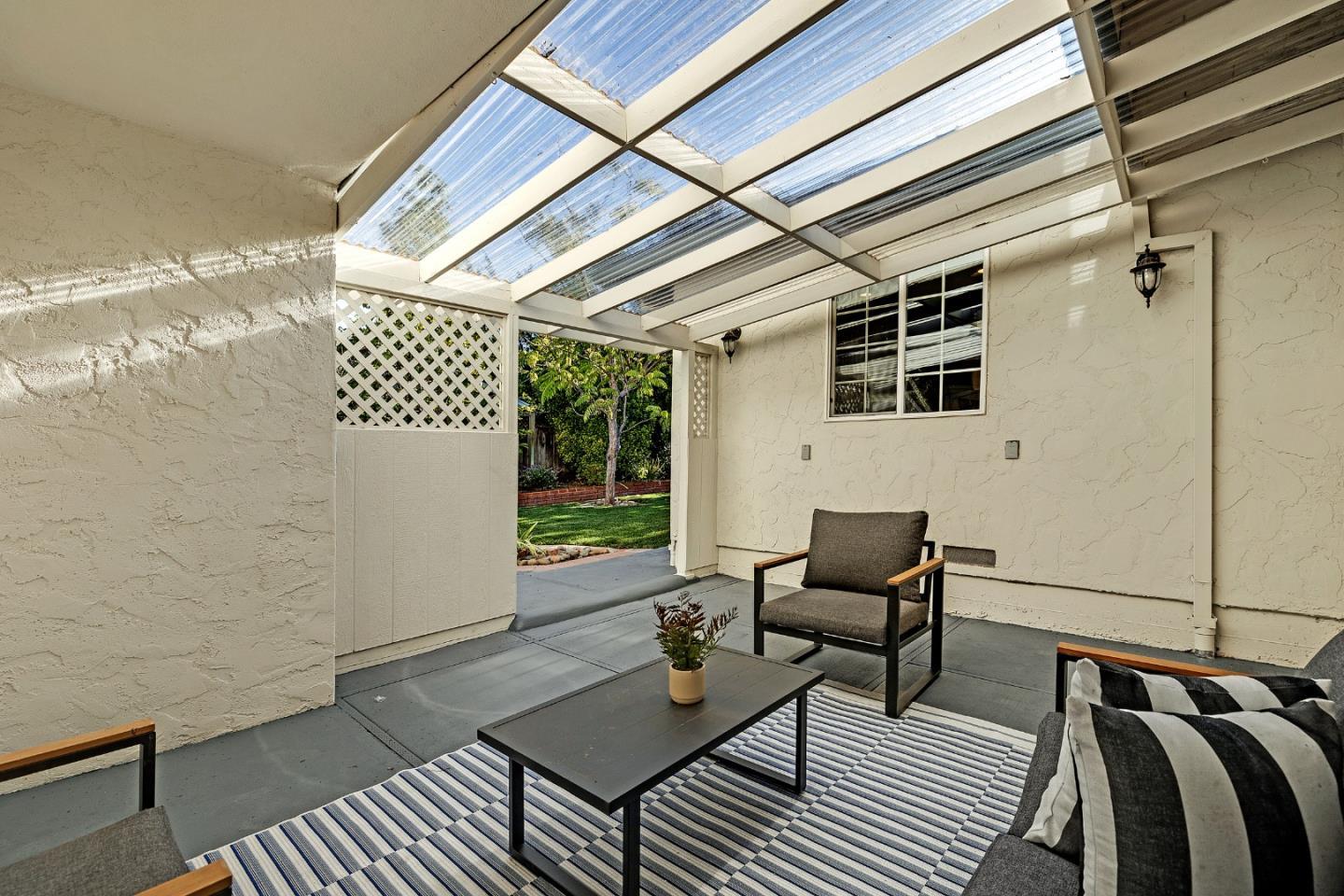 Detail Gallery Image 33 of 38 For 22562 Alcalde Rd, Cupertino,  CA 95014 - – Beds | – Baths