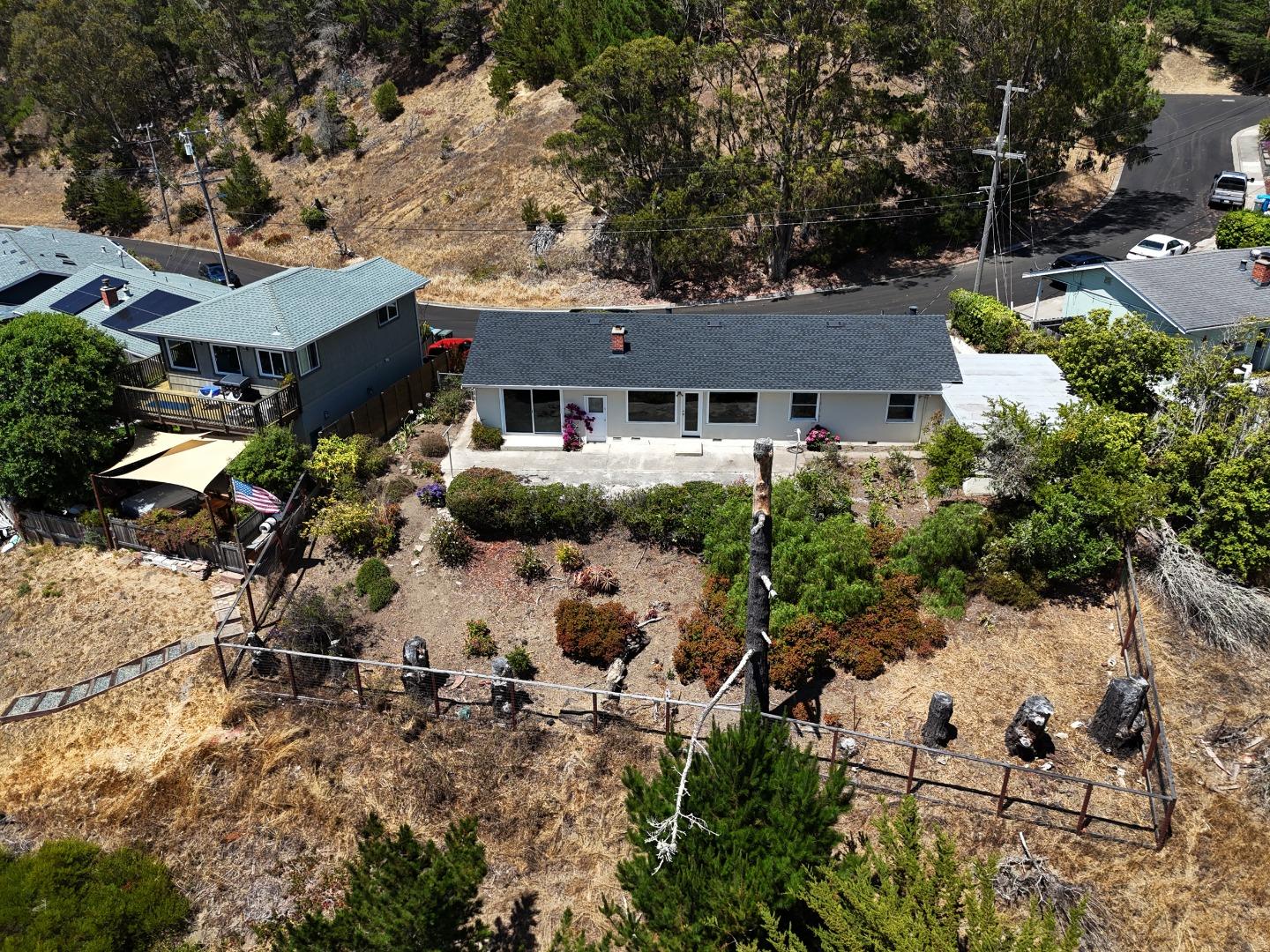 Detail Gallery Image 2 of 37 For 928 Corona Dr, Pacifica,  CA 94044 - 3 Beds | 2 Baths