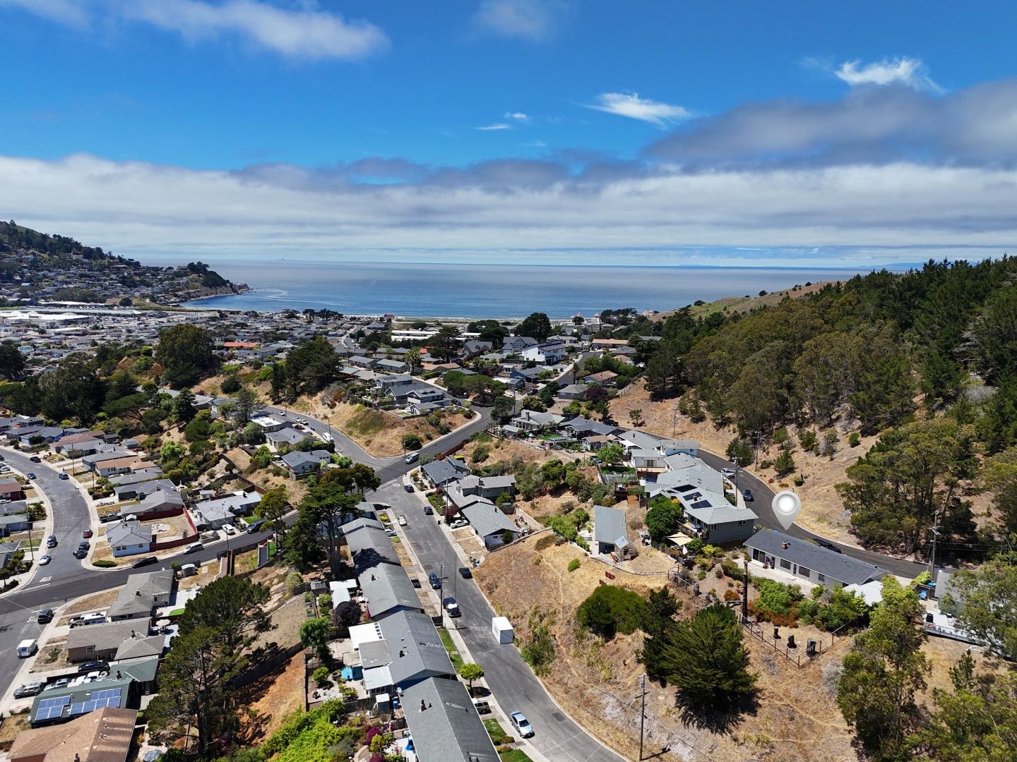 Detail Gallery Image 4 of 37 For 928 Corona Dr, Pacifica,  CA 94044 - 3 Beds | 2 Baths