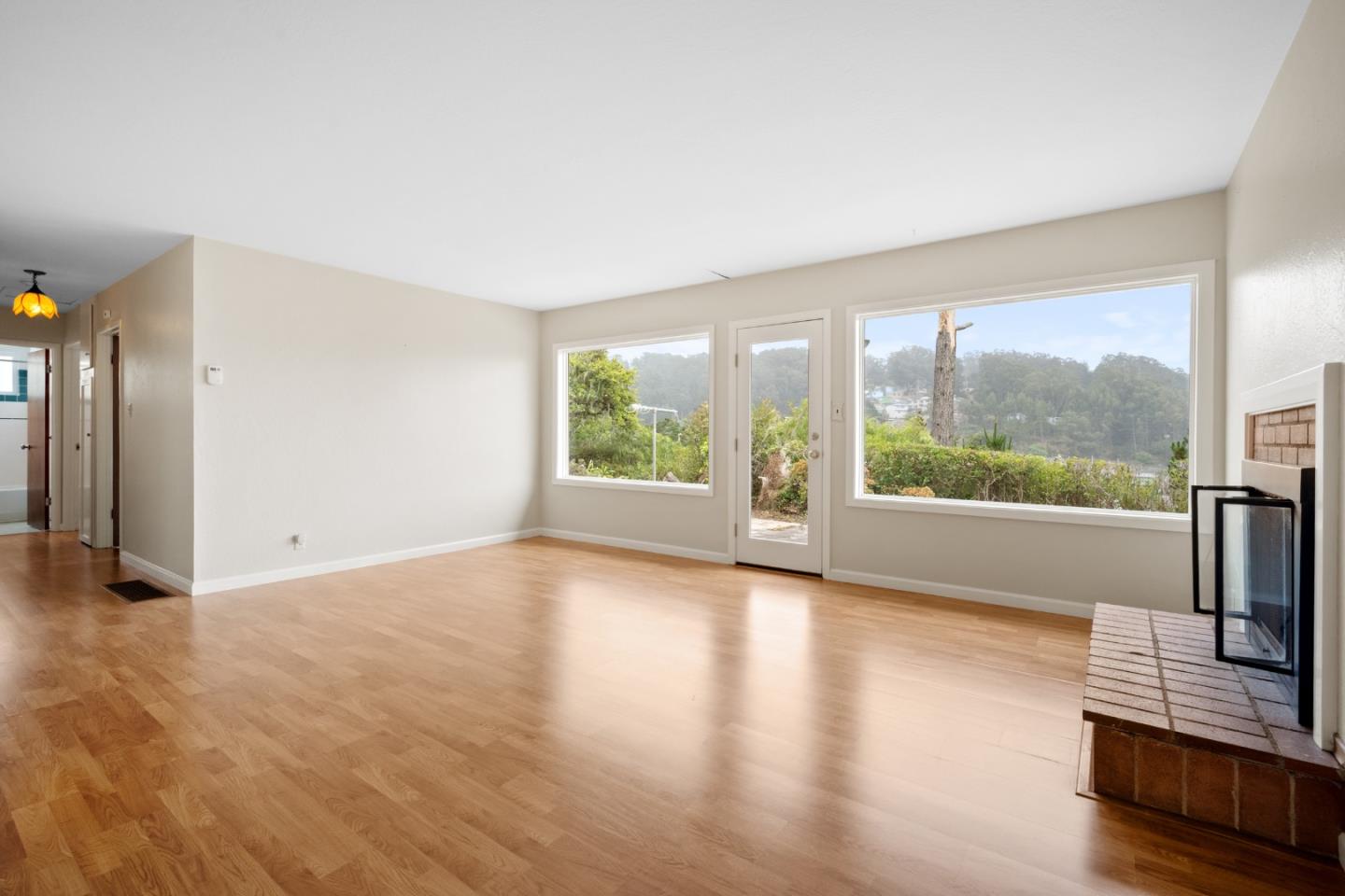 Detail Gallery Image 9 of 37 For 928 Corona Dr, Pacifica,  CA 94044 - 3 Beds | 2 Baths