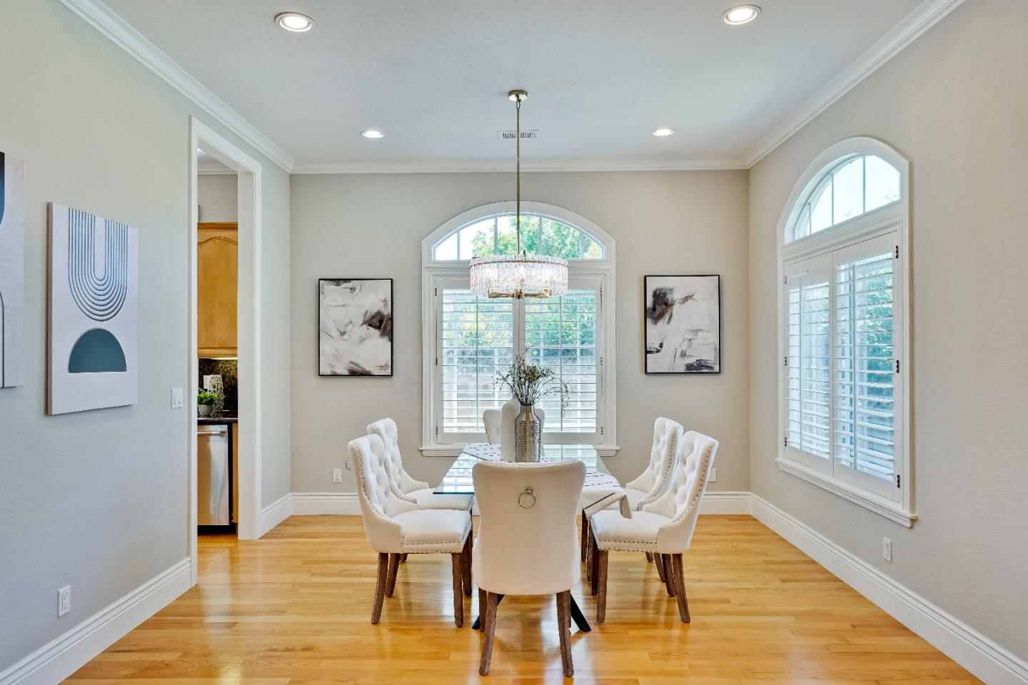 Detail Gallery Image 11 of 82 For 10430 Stern Ave, Cupertino,  CA 95014 - 5 Beds | 4 Baths