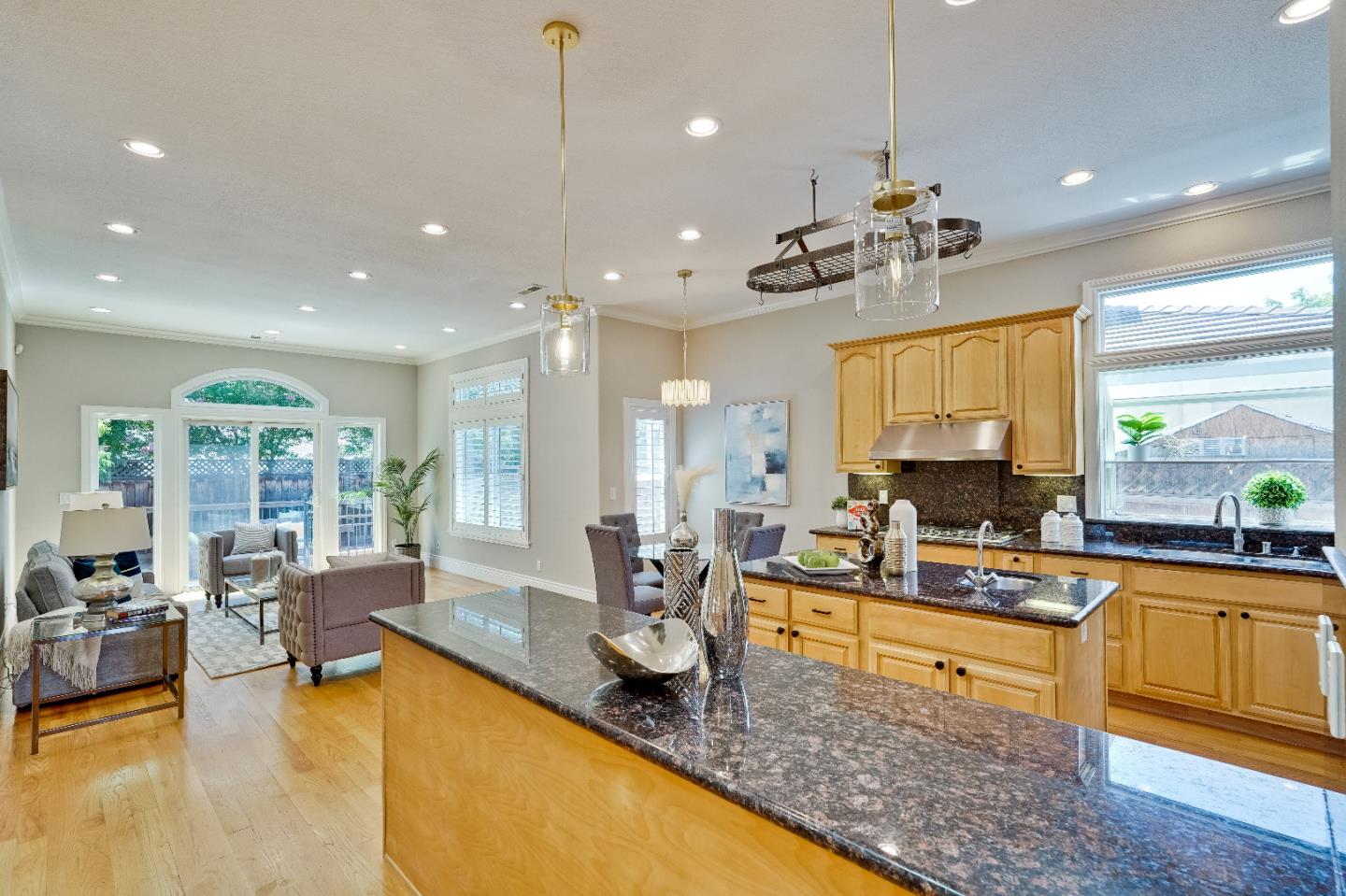 Detail Gallery Image 14 of 82 For 10430 Stern Ave, Cupertino,  CA 95014 - 5 Beds | 4 Baths