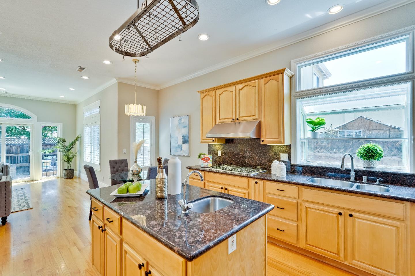 Detail Gallery Image 21 of 82 For 10430 Stern Ave, Cupertino,  CA 95014 - 5 Beds | 4 Baths