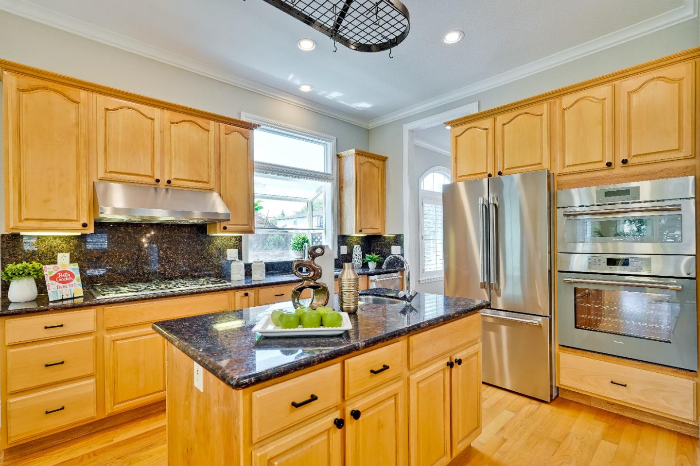 Detail Gallery Image 22 of 82 For 10430 Stern Ave, Cupertino,  CA 95014 - 5 Beds | 4 Baths