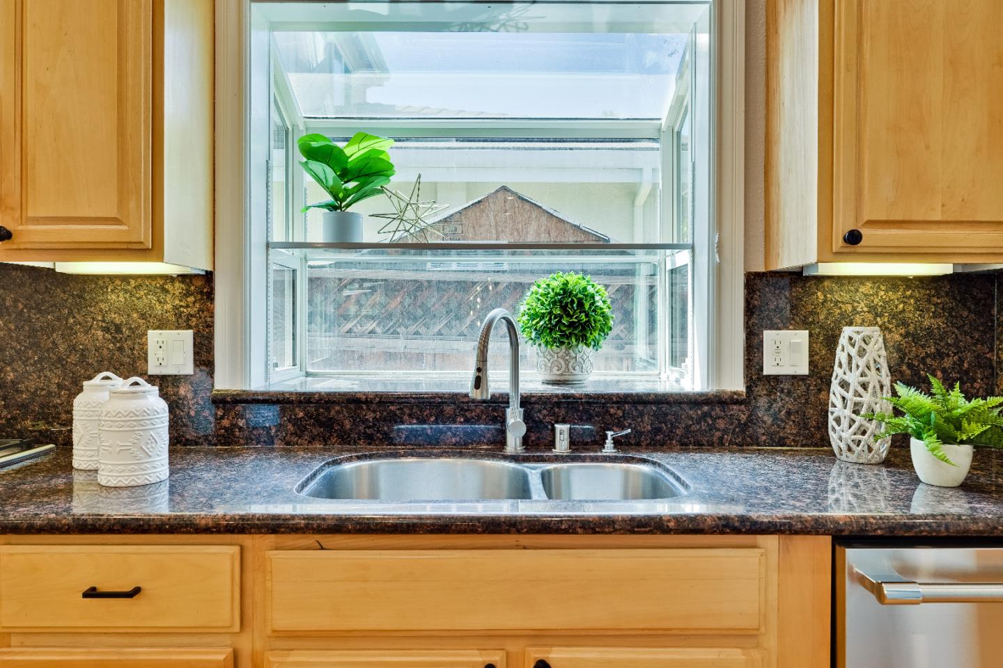 Detail Gallery Image 23 of 82 For 10430 Stern Ave, Cupertino,  CA 95014 - 5 Beds | 4 Baths