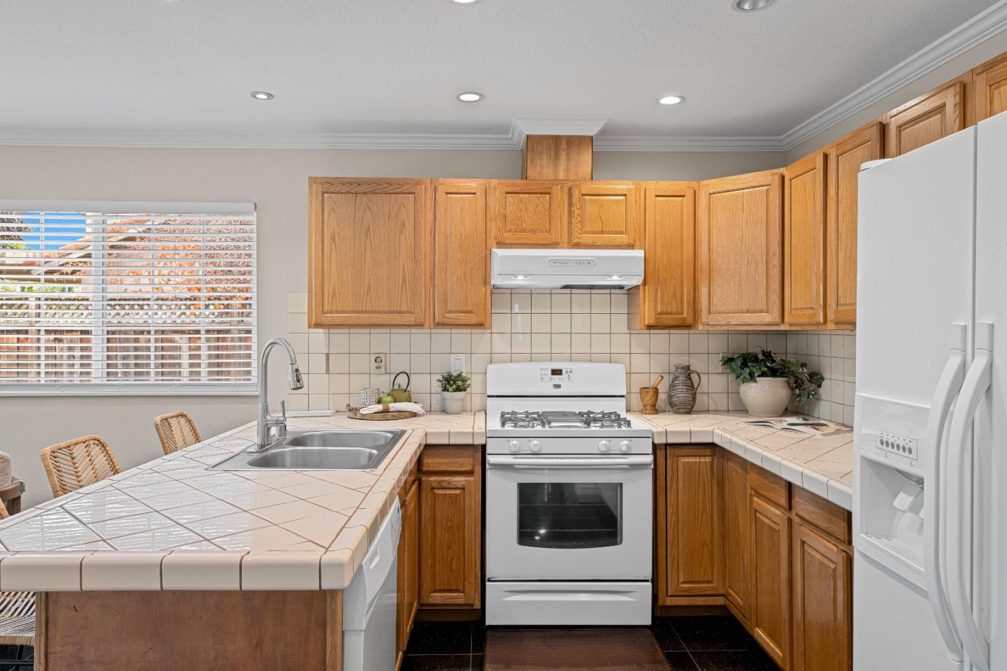 Detail Gallery Image 11 of 62 For 6084 Amador Pl, Newark,  CA 94560 - 3 Beds | 2 Baths