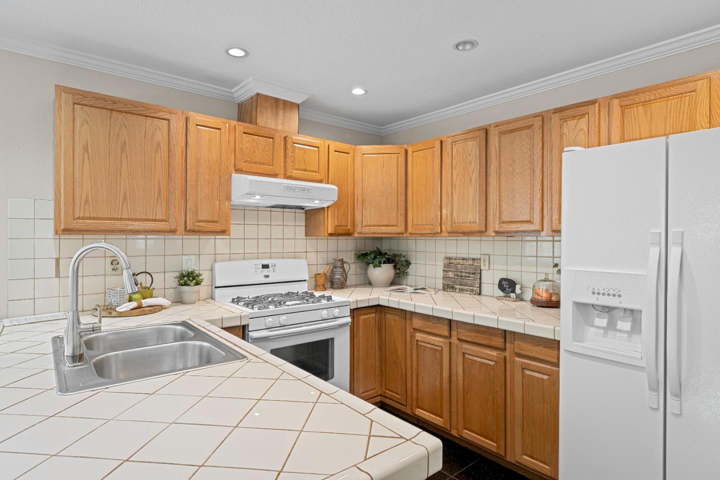 Detail Gallery Image 13 of 62 For 6084 Amador Pl, Newark,  CA 94560 - 3 Beds | 2 Baths