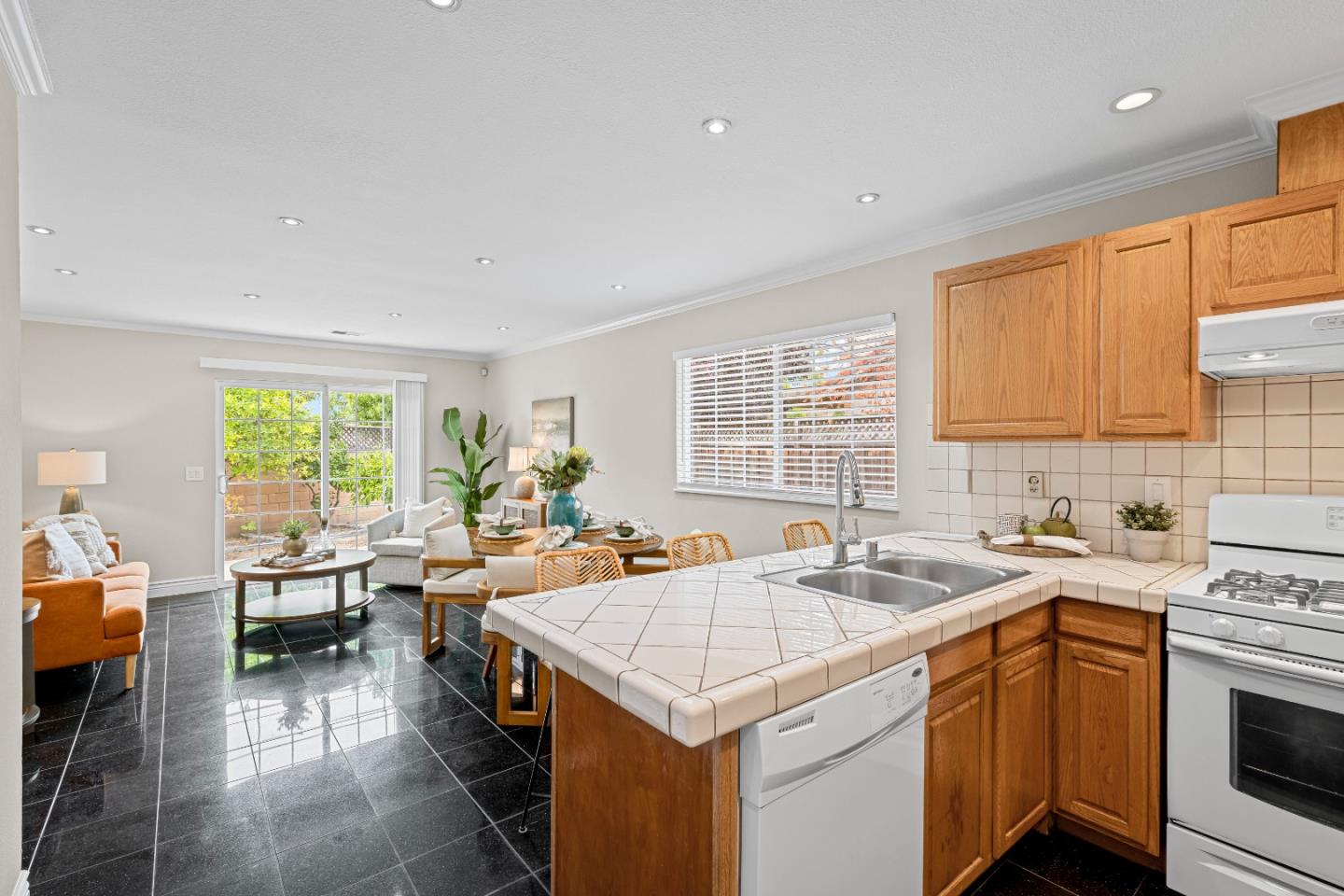 Detail Gallery Image 14 of 62 For 6084 Amador Pl, Newark,  CA 94560 - 3 Beds | 2 Baths