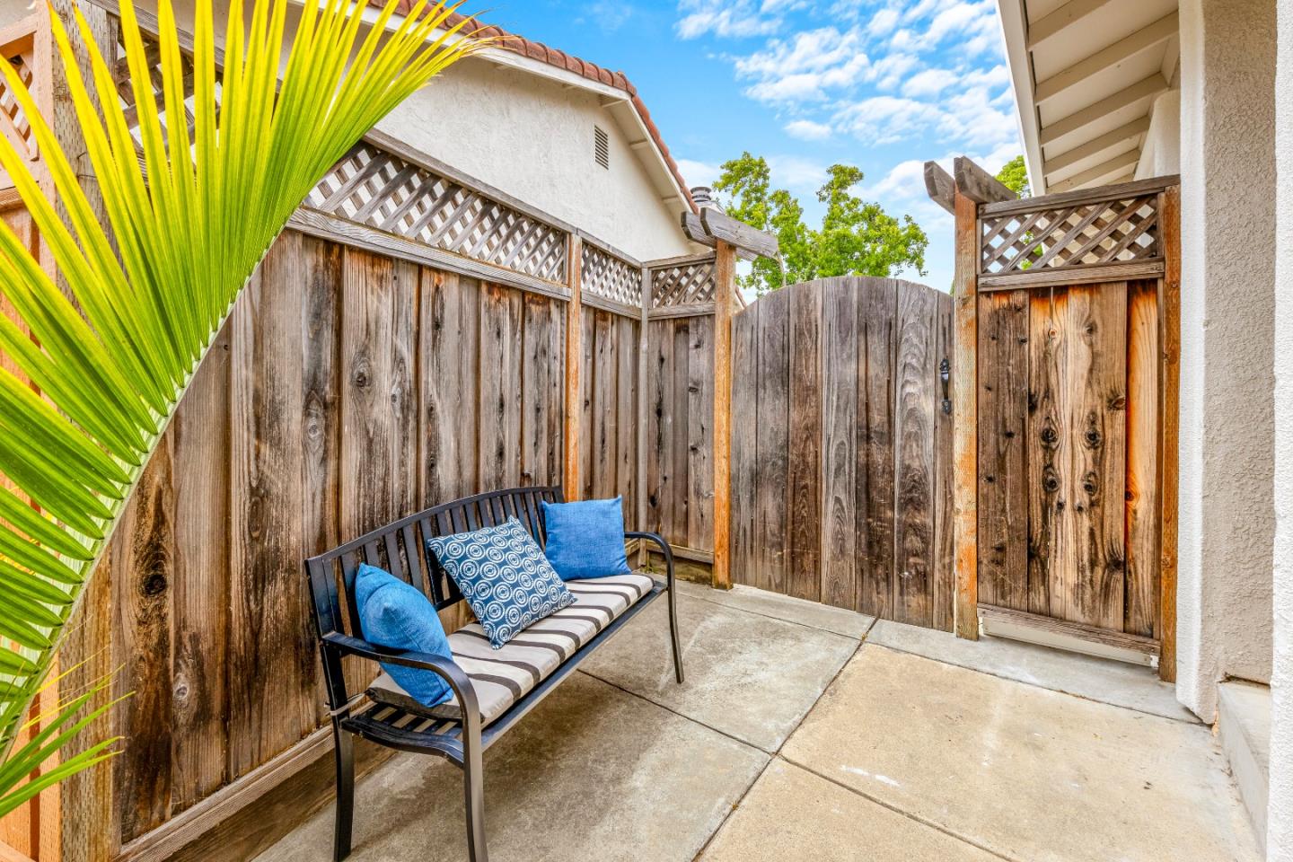 Detail Gallery Image 5 of 62 For 6084 Amador Pl, Newark,  CA 94560 - 3 Beds | 2 Baths