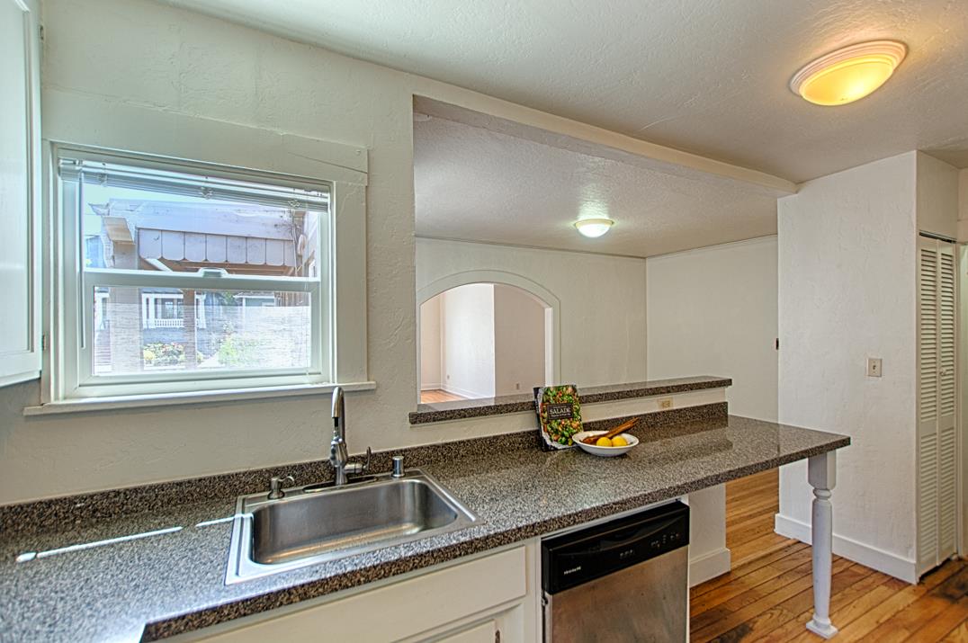 Detail Gallery Image 11 of 25 For 144 Van Ness Ave, Santa Cruz,  CA 95060 - – Beds | – Baths