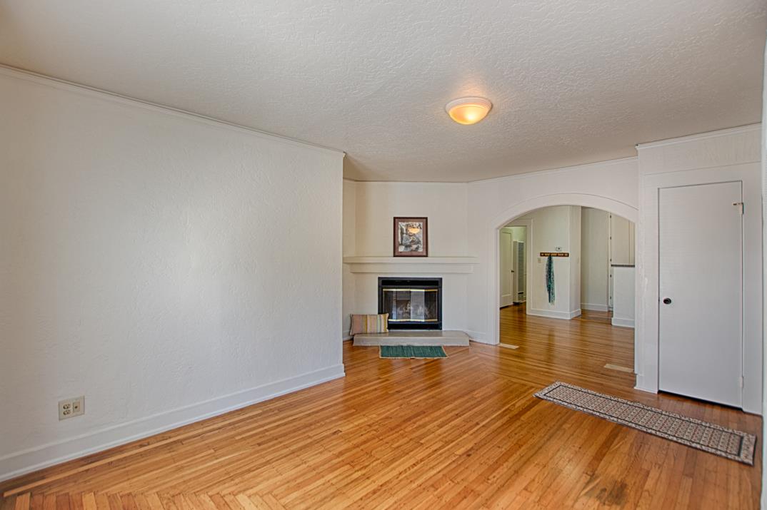 Detail Gallery Image 4 of 25 For 144 Van Ness Ave, Santa Cruz,  CA 95060 - – Beds | – Baths