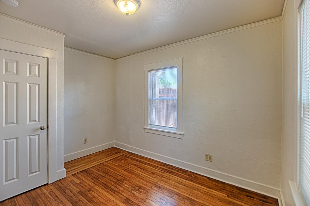 Detail Gallery Image 5 of 25 For 144 Van Ness Ave, Santa Cruz,  CA 95060 - – Beds | – Baths