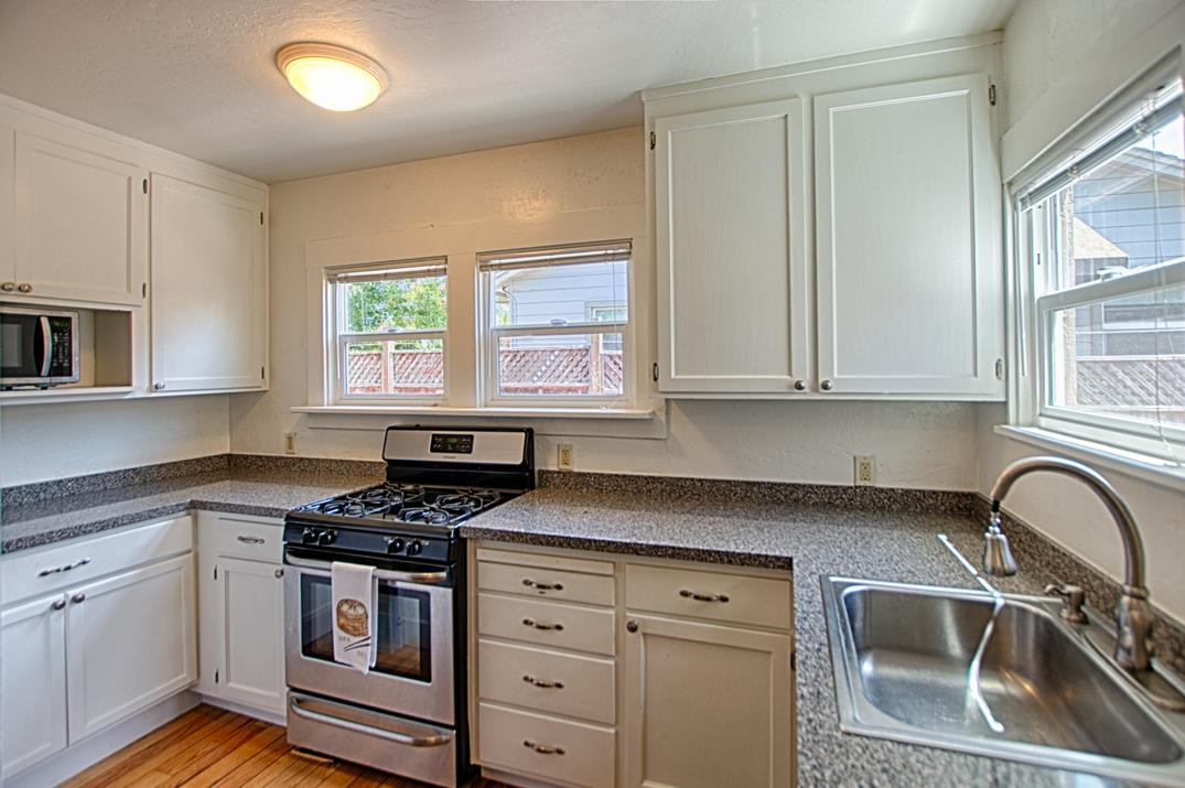 Detail Gallery Image 9 of 25 For 144 Van Ness Ave, Santa Cruz,  CA 95060 - – Beds | – Baths