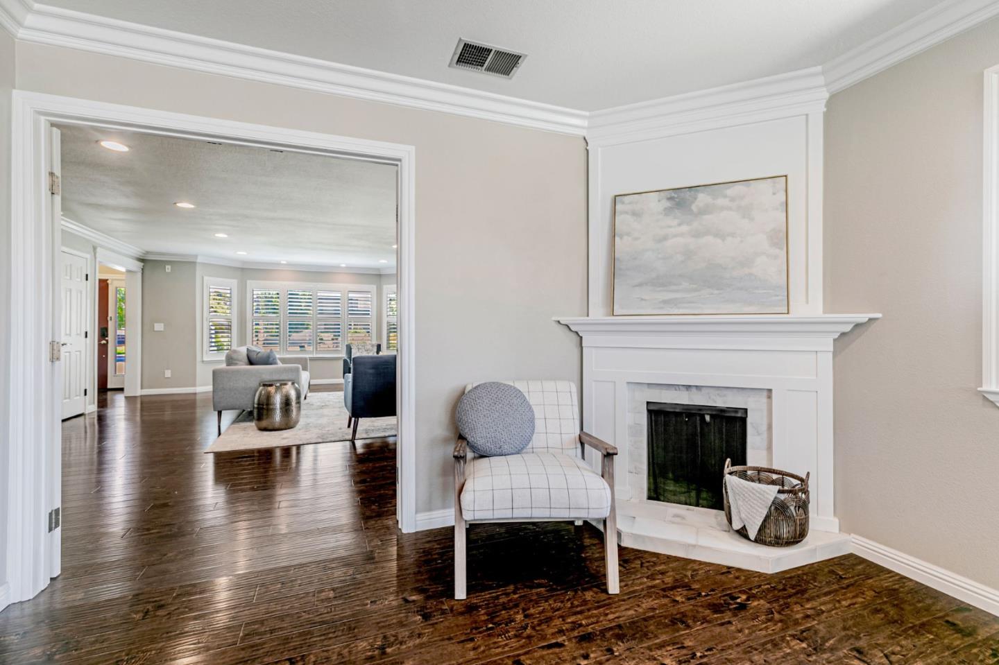Detail Gallery Image 12 of 72 For 5562 Starcrest Dr, San Jose,  CA 95123 - 3 Beds | 3 Baths