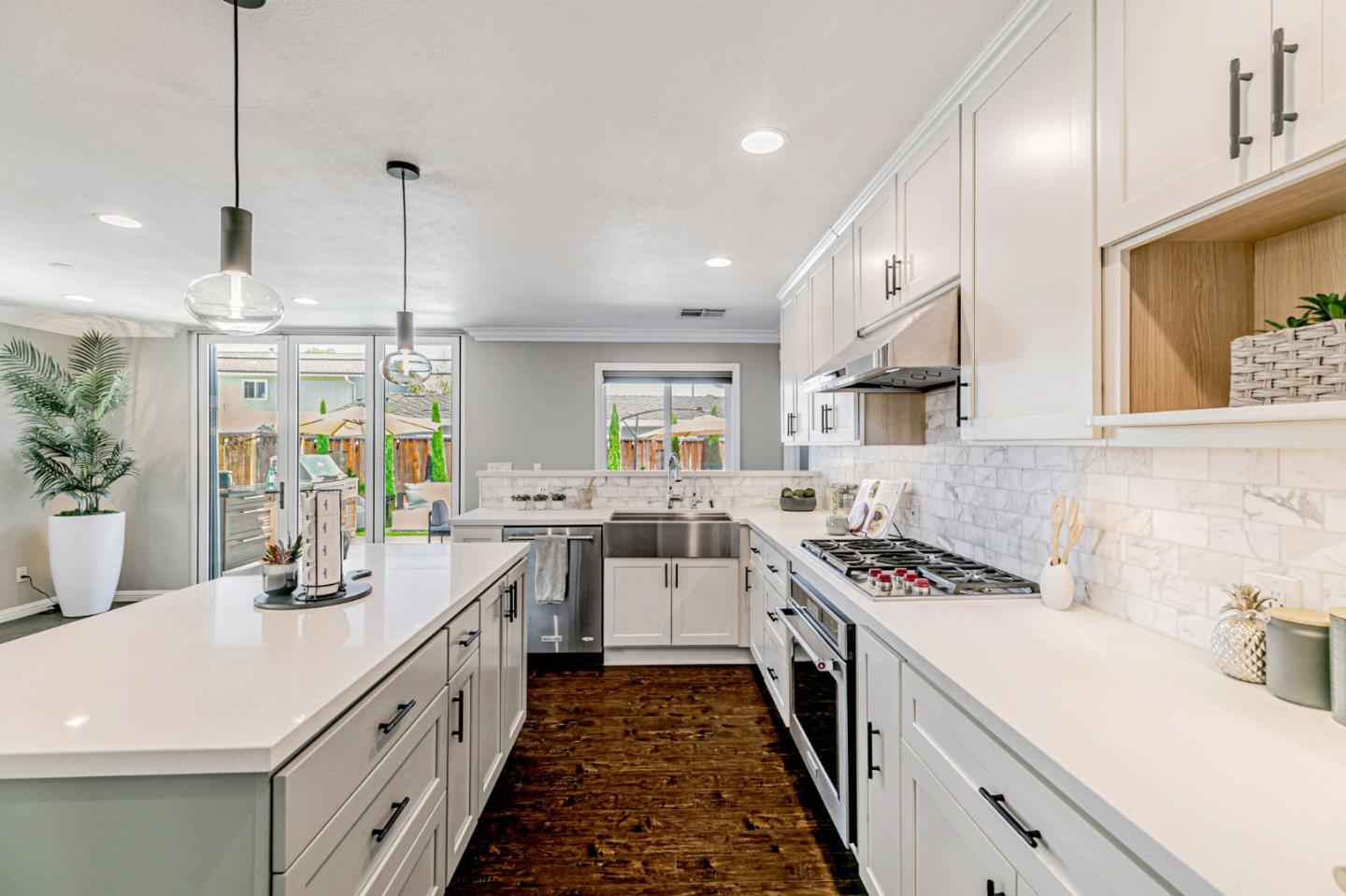 Detail Gallery Image 16 of 72 For 5562 Starcrest Dr, San Jose,  CA 95123 - 3 Beds | 3 Baths