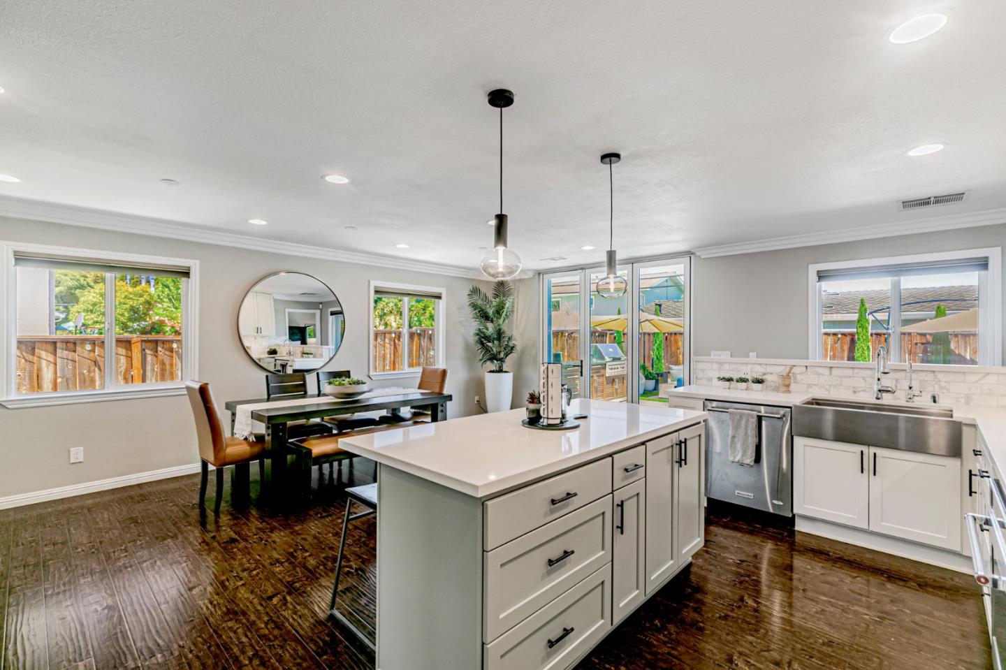 Detail Gallery Image 18 of 72 For 5562 Starcrest Dr, San Jose,  CA 95123 - 3 Beds | 3 Baths