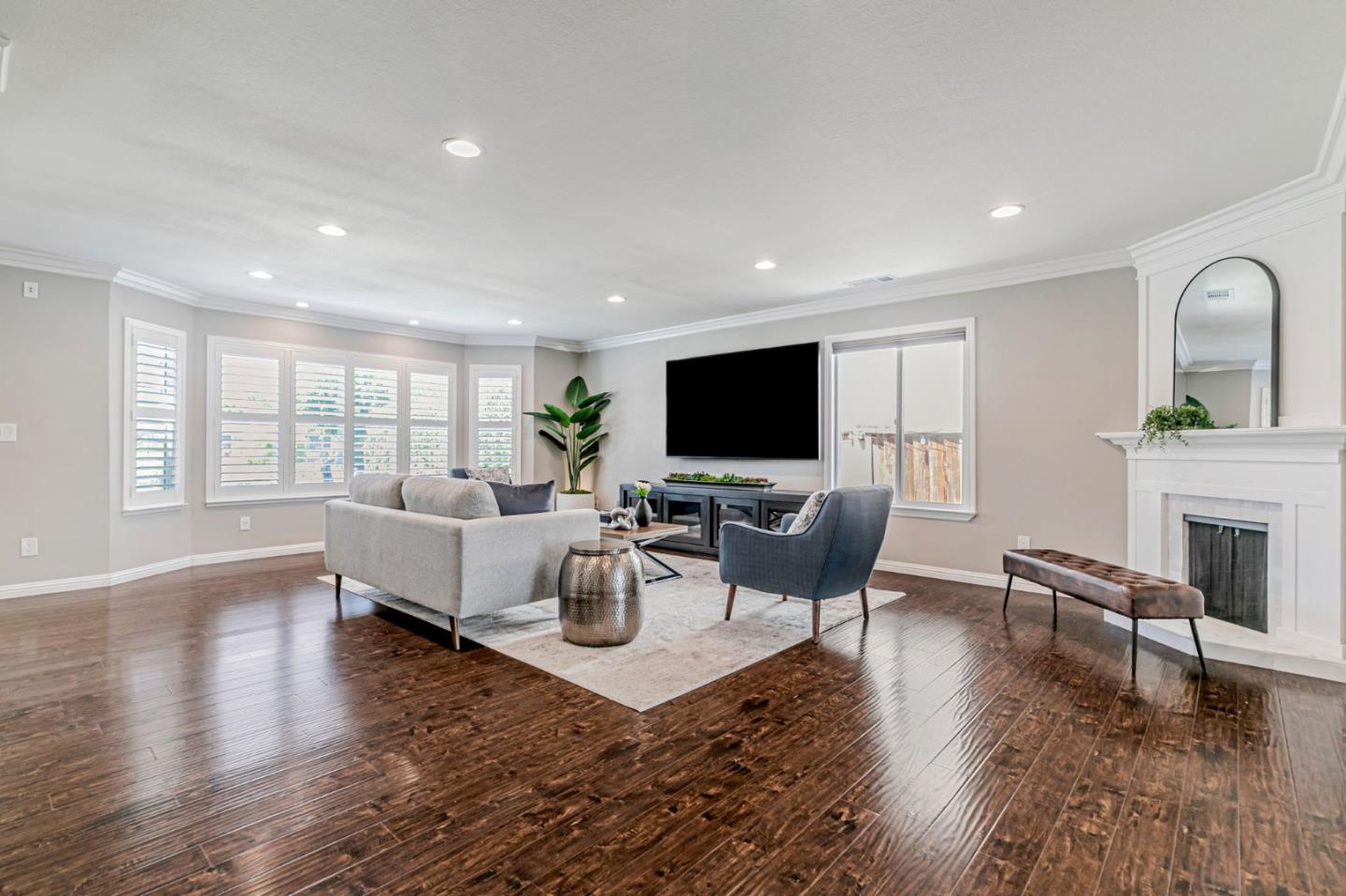 Detail Gallery Image 9 of 72 For 5562 Starcrest Dr, San Jose,  CA 95123 - 3 Beds | 3 Baths