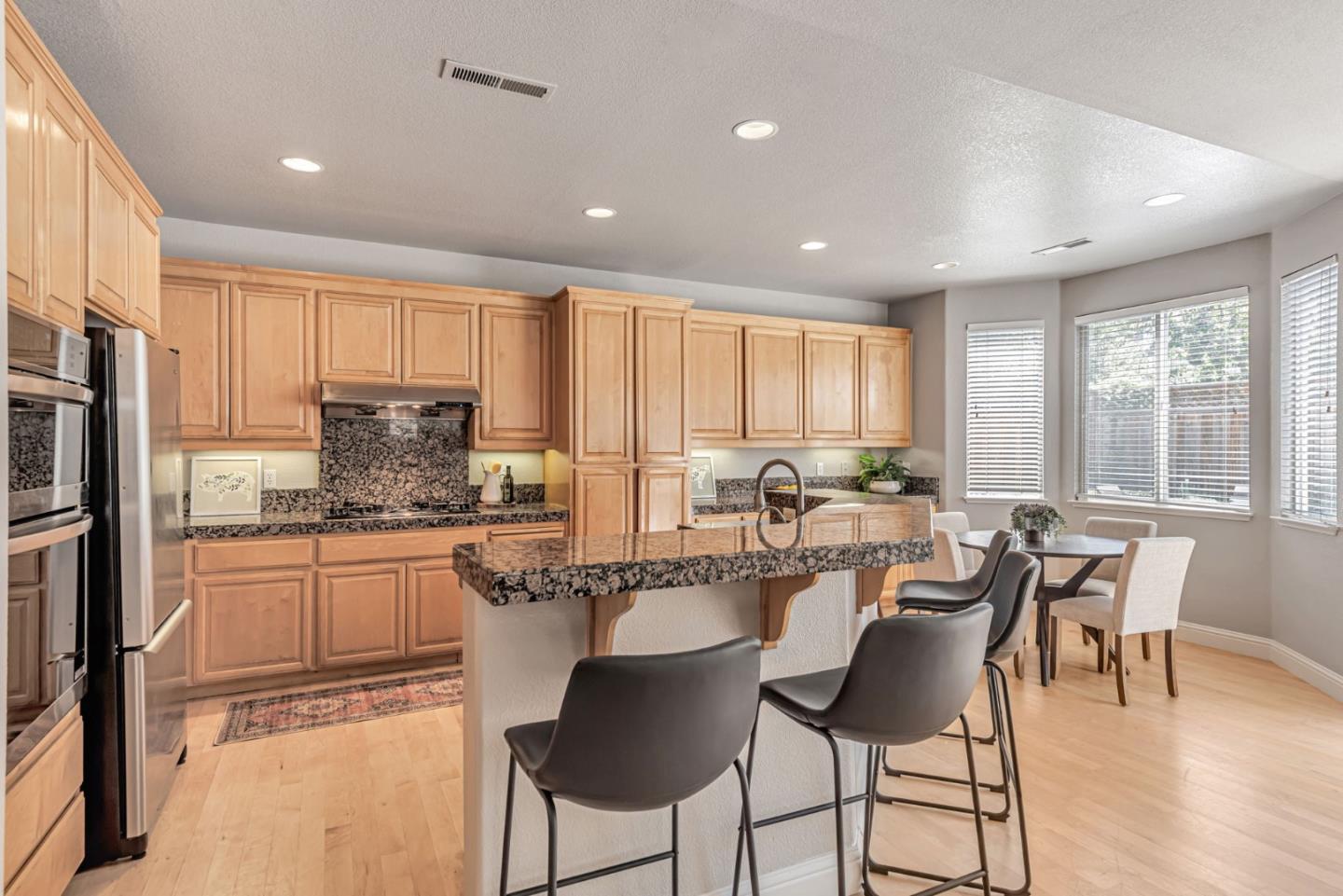 Detail Gallery Image 11 of 48 For 298 Gardenia Dr, San Jose,  CA 95123 - 4 Beds | 4 Baths