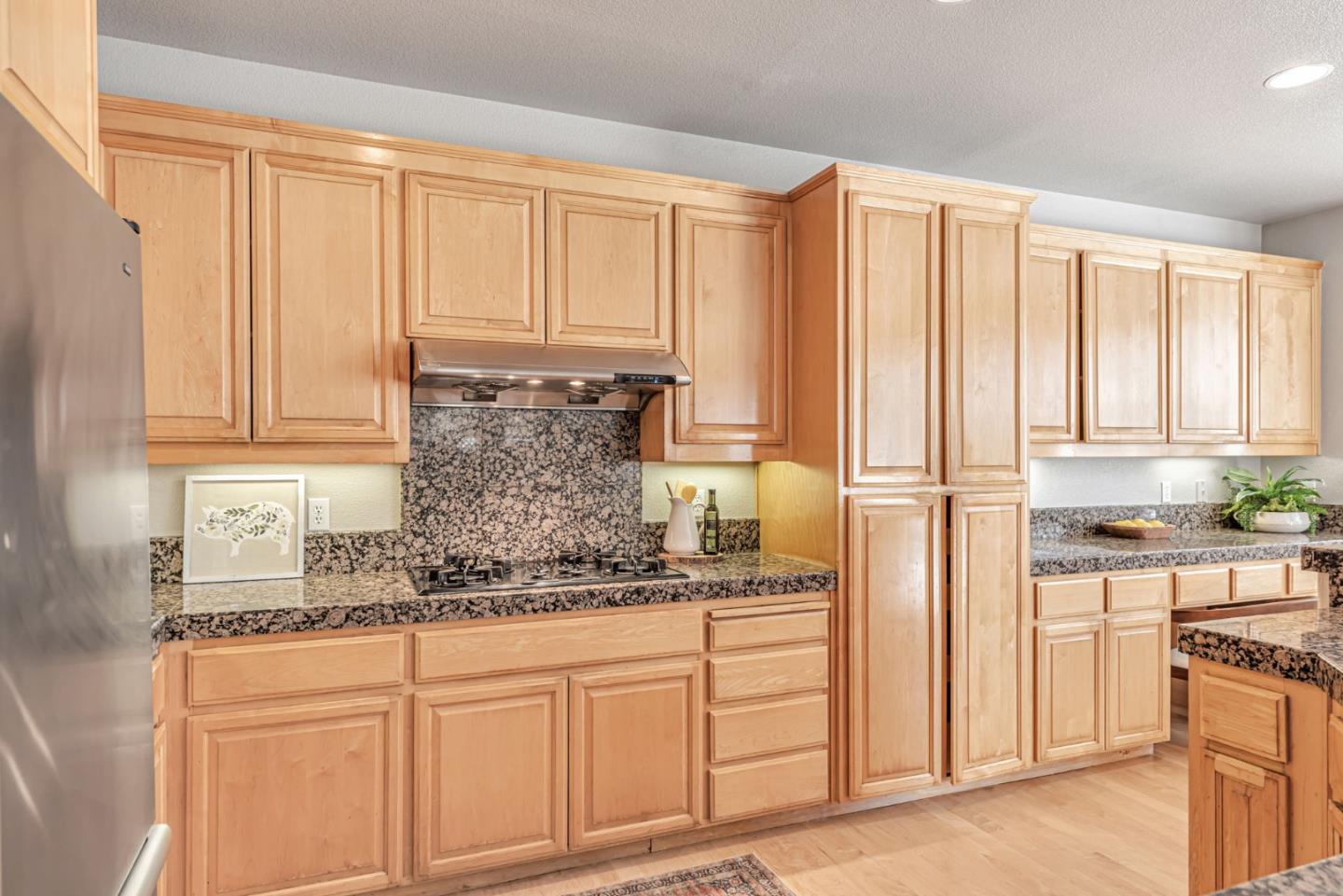 Detail Gallery Image 12 of 48 For 298 Gardenia Dr, San Jose,  CA 95123 - 4 Beds | 4 Baths