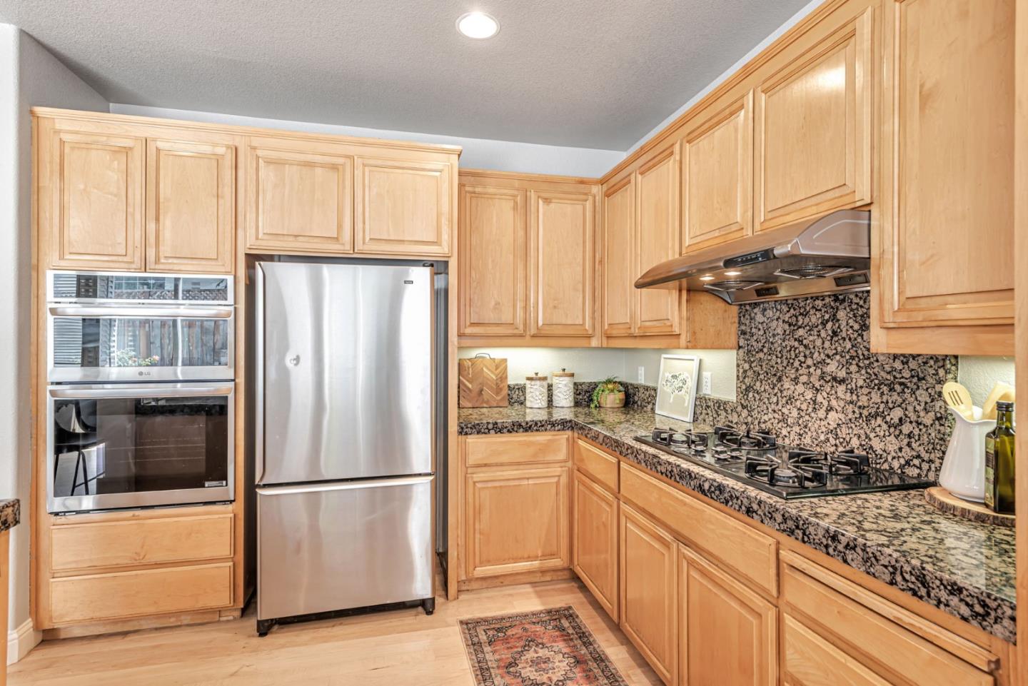 Detail Gallery Image 13 of 48 For 298 Gardenia Dr, San Jose,  CA 95123 - 4 Beds | 4 Baths