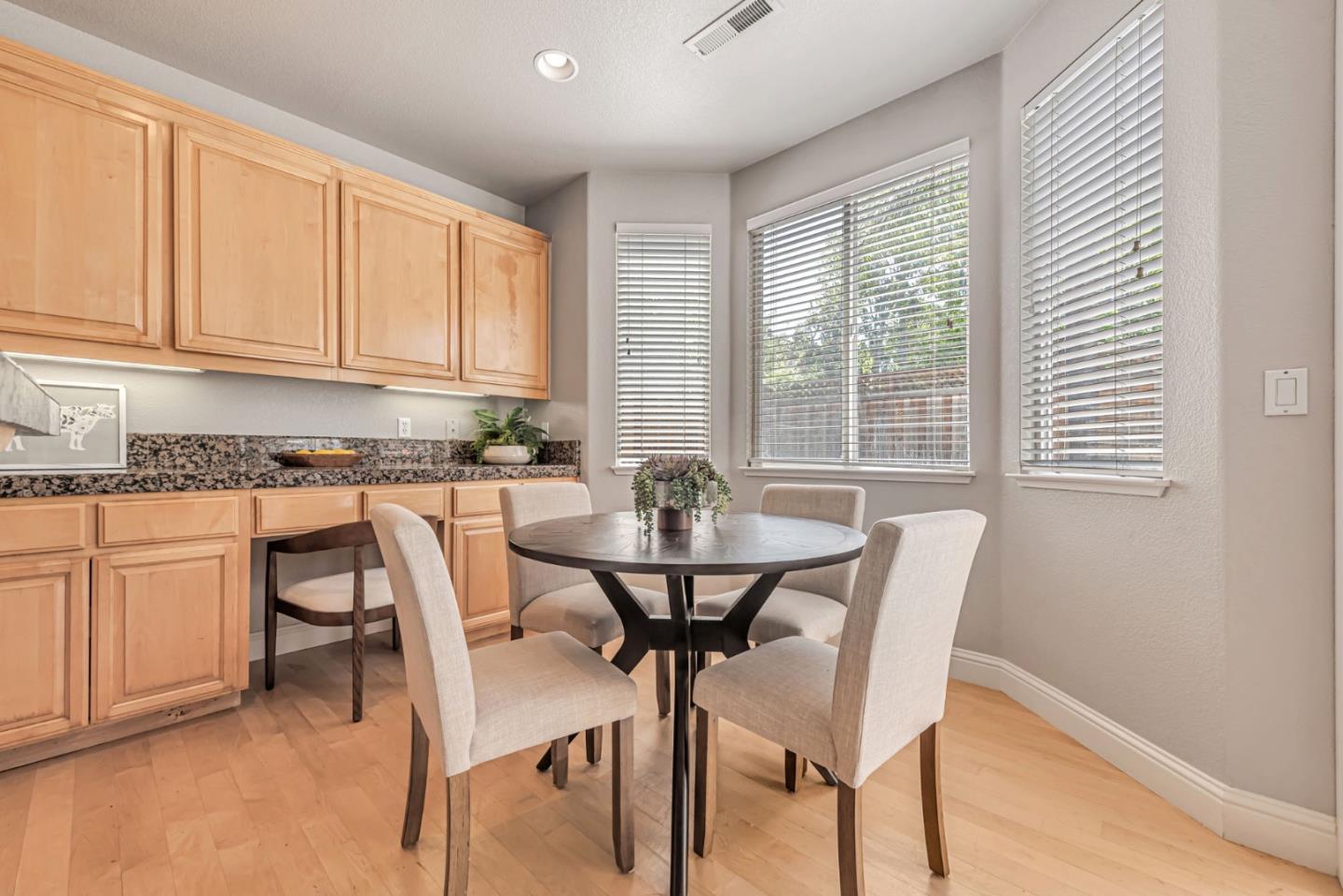 Detail Gallery Image 15 of 48 For 298 Gardenia Dr, San Jose,  CA 95123 - 4 Beds | 4 Baths