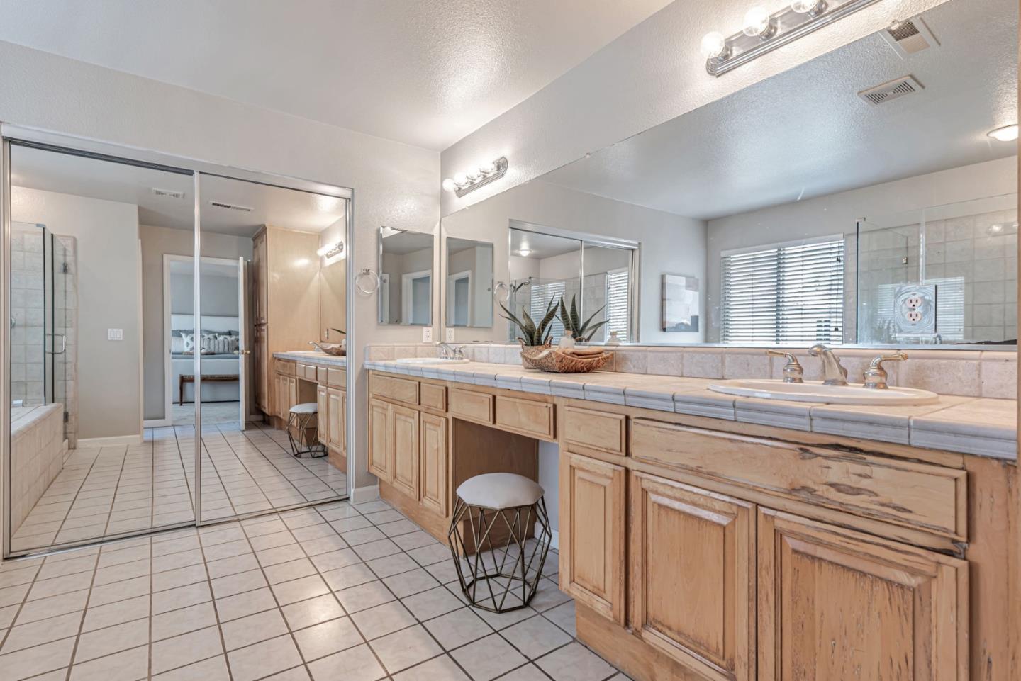 Detail Gallery Image 37 of 48 For 298 Gardenia Dr, San Jose,  CA 95123 - 4 Beds | 4 Baths