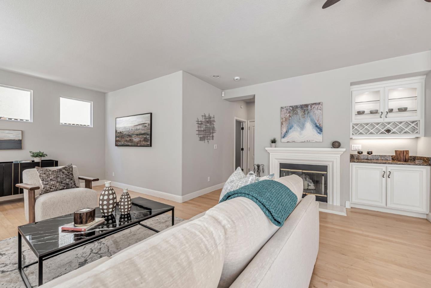 Detail Gallery Image 8 of 48 For 298 Gardenia Dr, San Jose,  CA 95123 - 4 Beds | 4 Baths