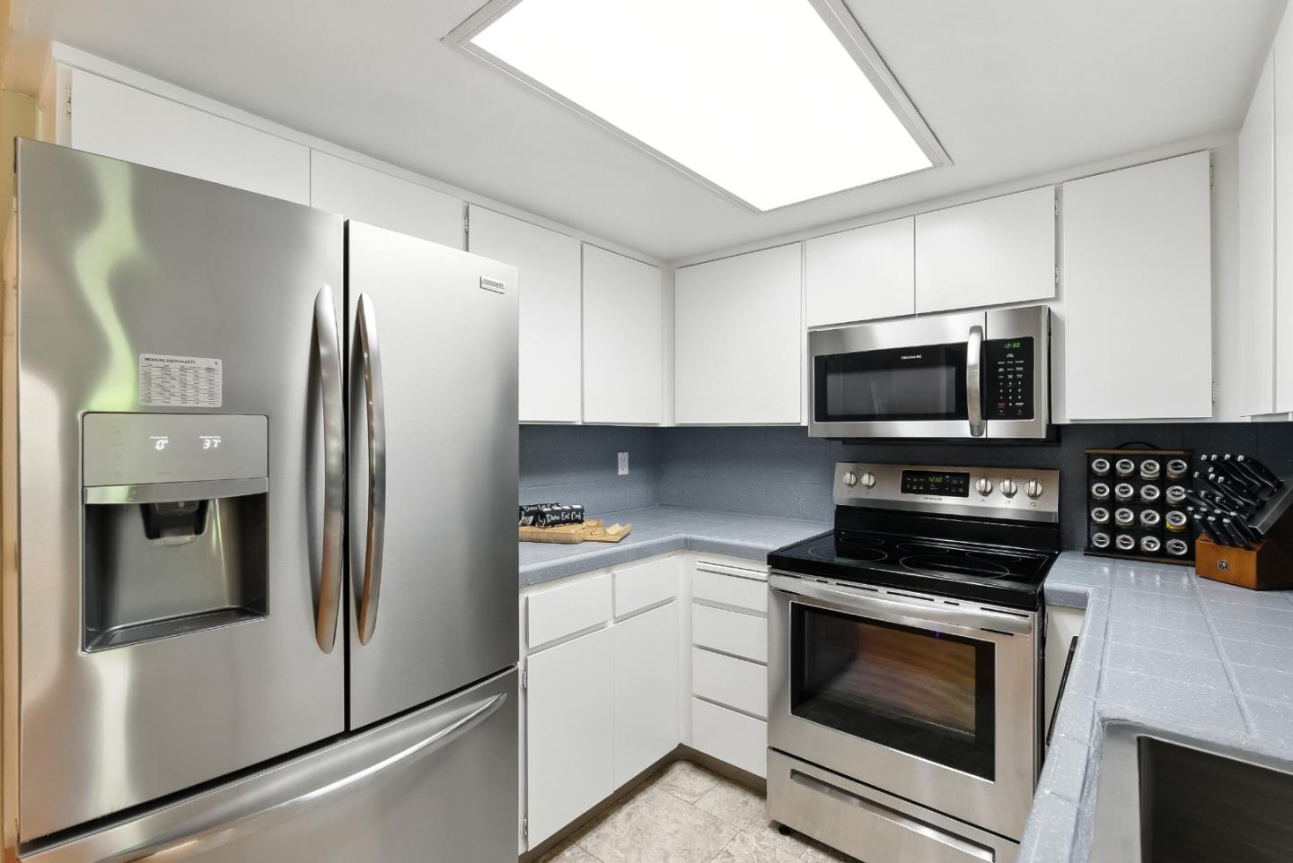 Detail Gallery Image 7 of 28 For 539 Giuffrida Ave #E,  San Jose,  CA 95123 - 2 Beds | 2/1 Baths
