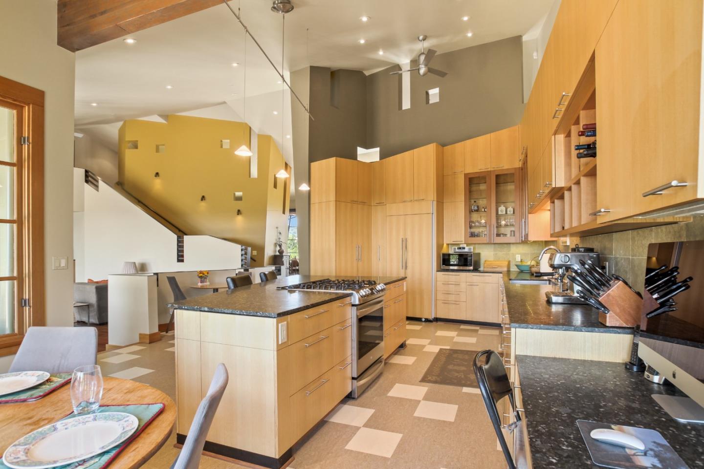 Detail Gallery Image 10 of 46 For 7405 Alpine Rd, La Honda,  CA 94020 - 4 Beds | 2/1 Baths