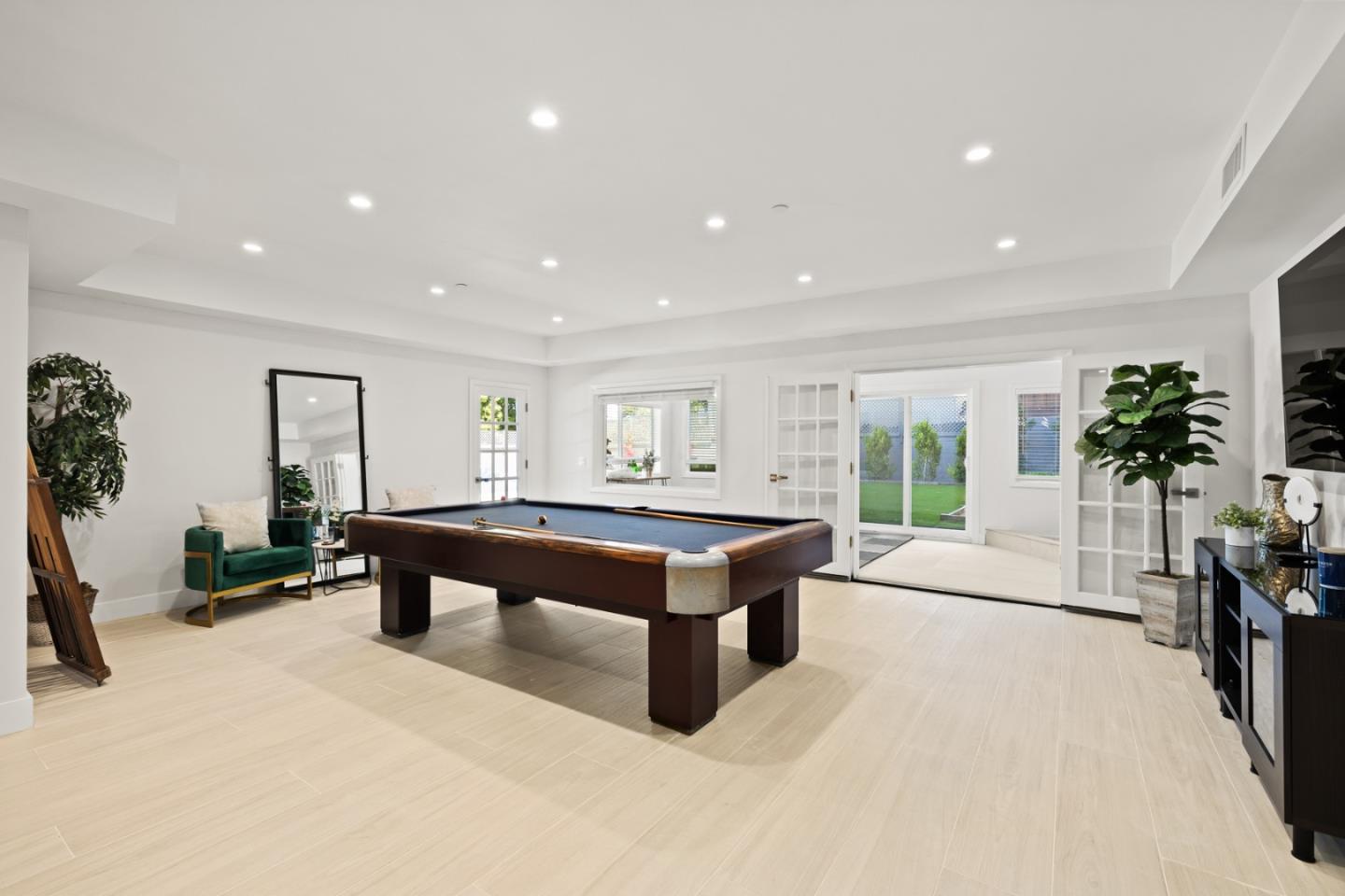 Detail Gallery Image 49 of 61 For 785 Pullman Rd, Hillsborough,  CA 94010 - 6 Beds | 6/1 Baths