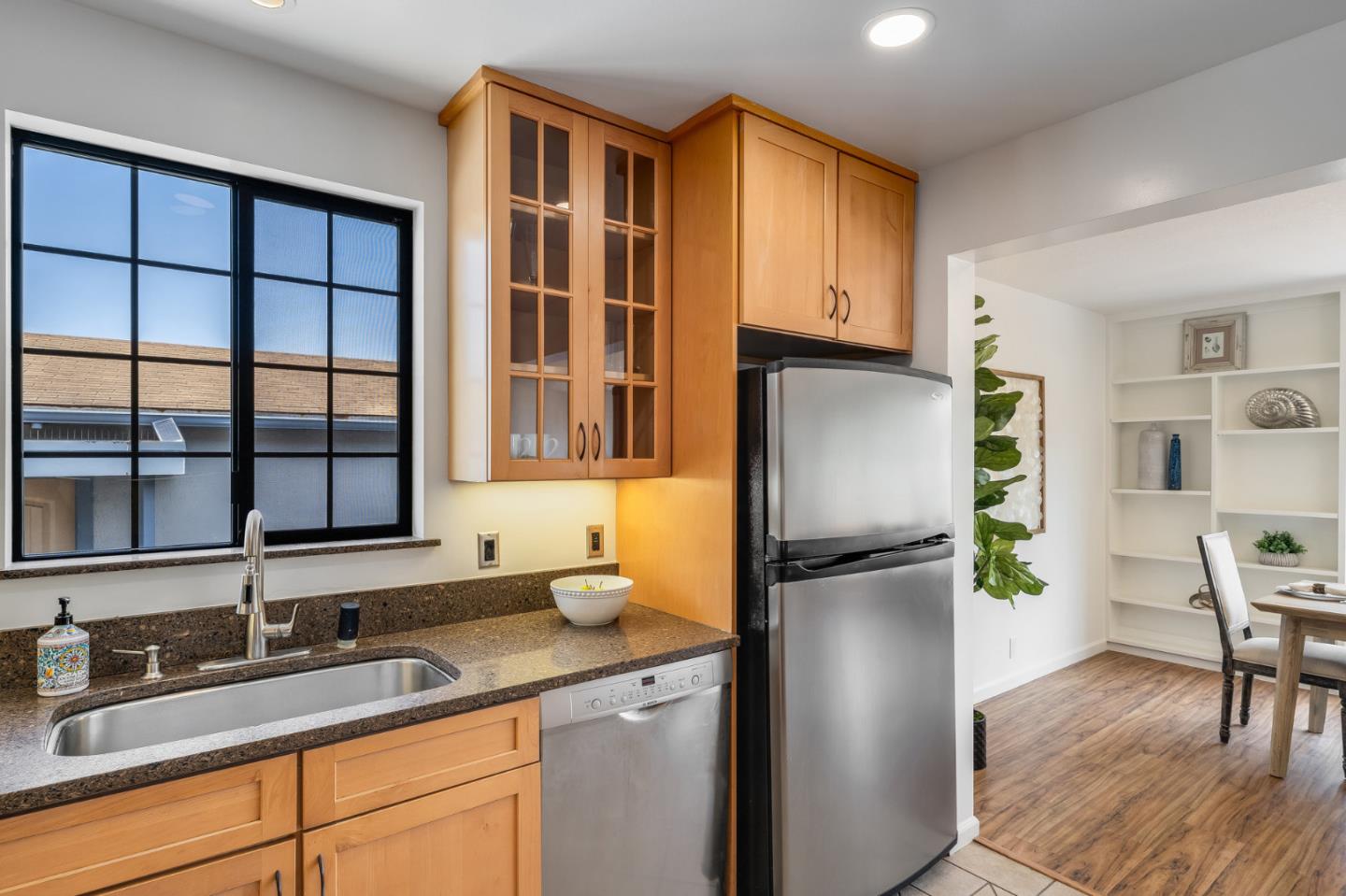 Detail Gallery Image 17 of 54 For 373 Coral Ridge Dr, Pacifica,  CA 94044 - 4 Beds | 3 Baths