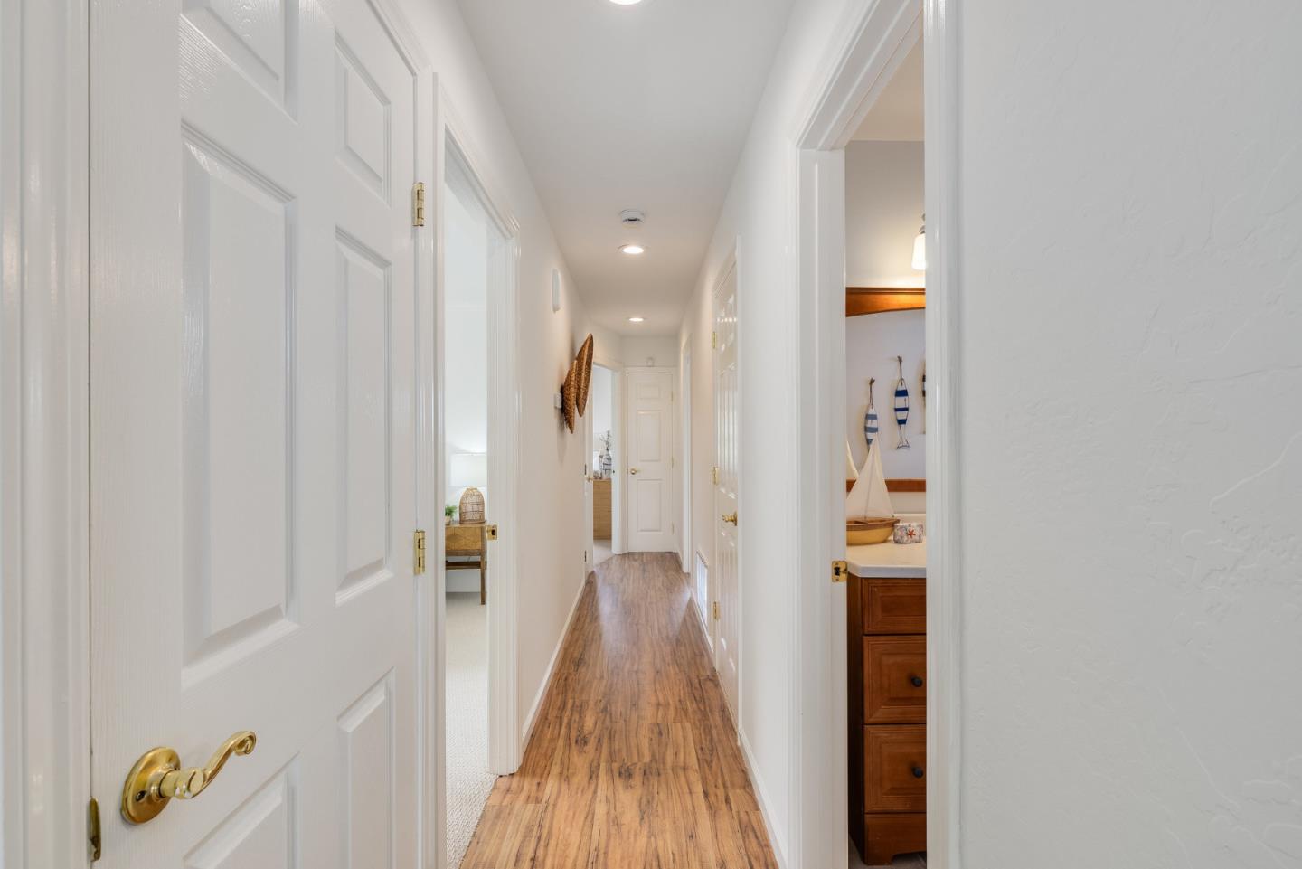 Detail Gallery Image 20 of 54 For 373 Coral Ridge Dr, Pacifica,  CA 94044 - 4 Beds | 3 Baths