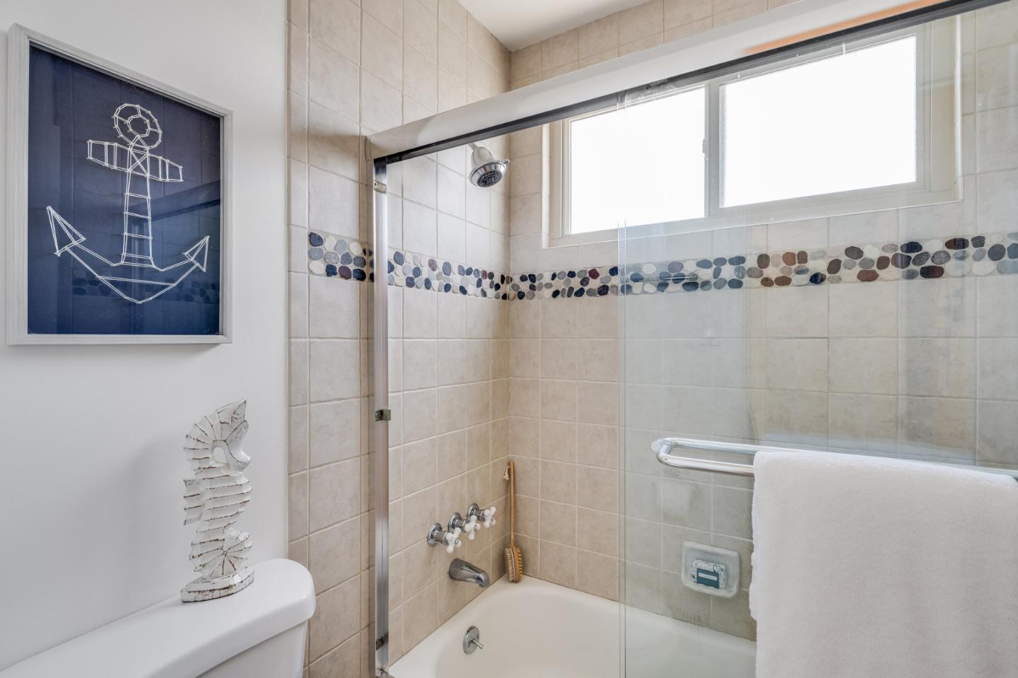 Detail Gallery Image 22 of 54 For 373 Coral Ridge Dr, Pacifica,  CA 94044 - 4 Beds | 3 Baths