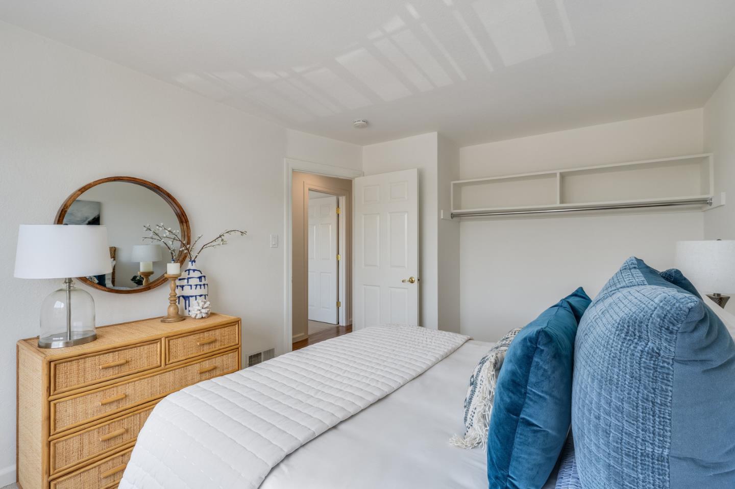 Detail Gallery Image 25 of 54 For 373 Coral Ridge Dr, Pacifica,  CA 94044 - 4 Beds | 3 Baths