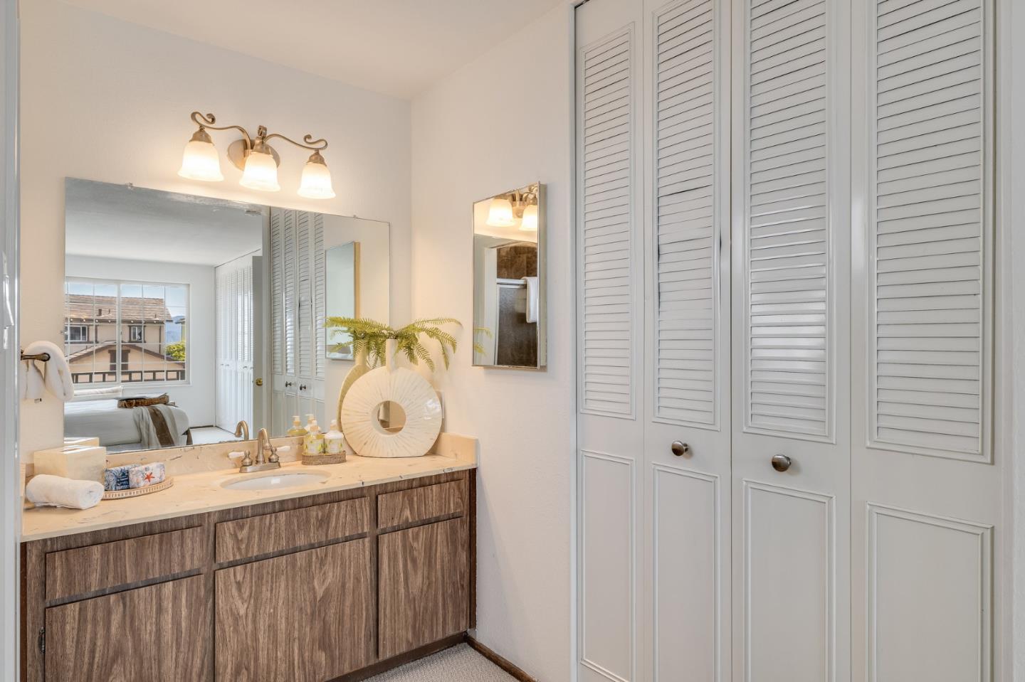 Detail Gallery Image 31 of 54 For 373 Coral Ridge Dr, Pacifica,  CA 94044 - 4 Beds | 3 Baths