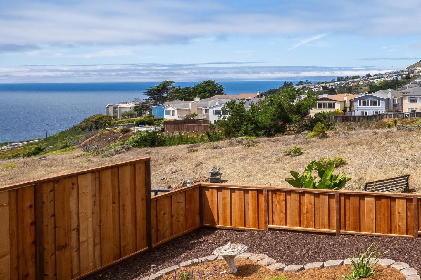 Detail Gallery Image 33 of 54 For 373 Coral Ridge Dr, Pacifica,  CA 94044 - 4 Beds | 3 Baths