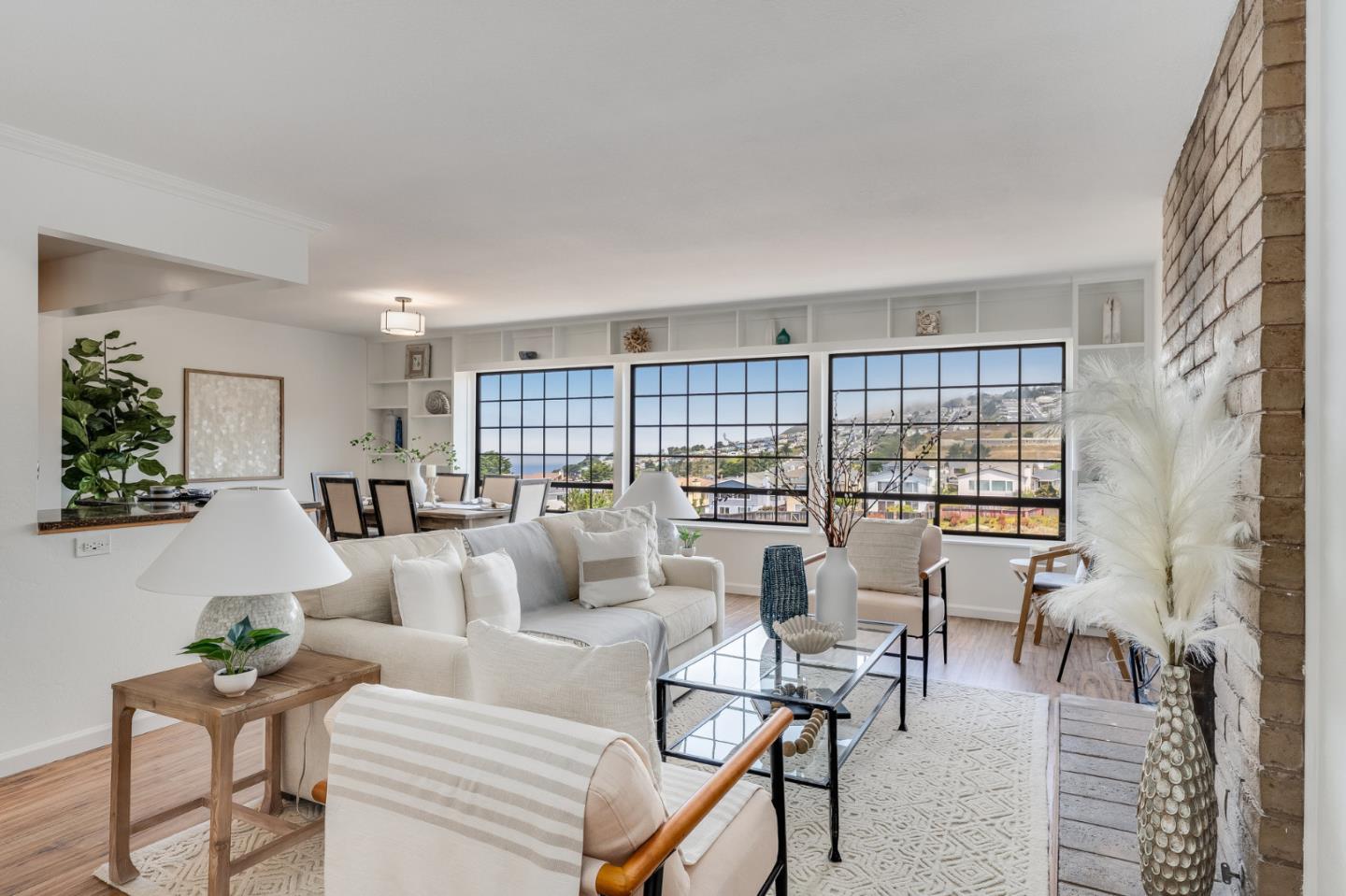 Detail Gallery Image 8 of 54 For 373 Coral Ridge Dr, Pacifica,  CA 94044 - 4 Beds | 3 Baths