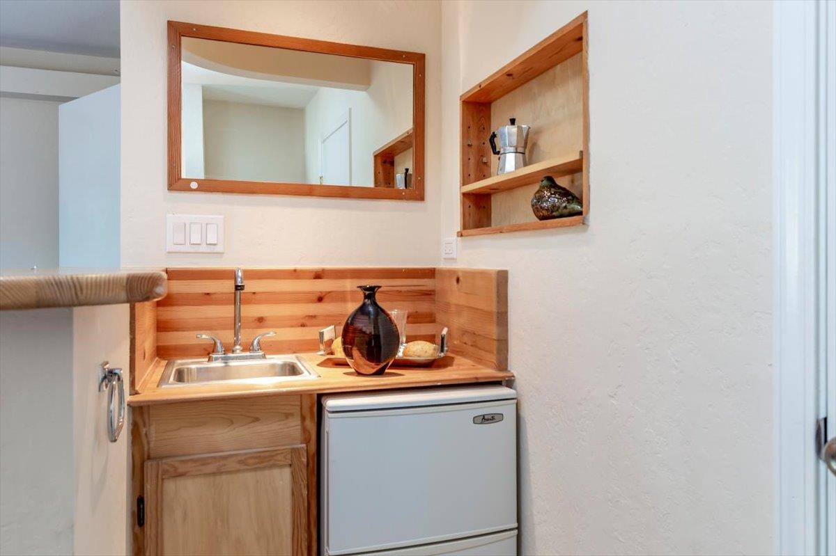 Detail Gallery Image 11 of 18 For 165 E Okeefe St #17,  Menlo Park,  CA 94025 - 2 Beds | 1/1 Baths